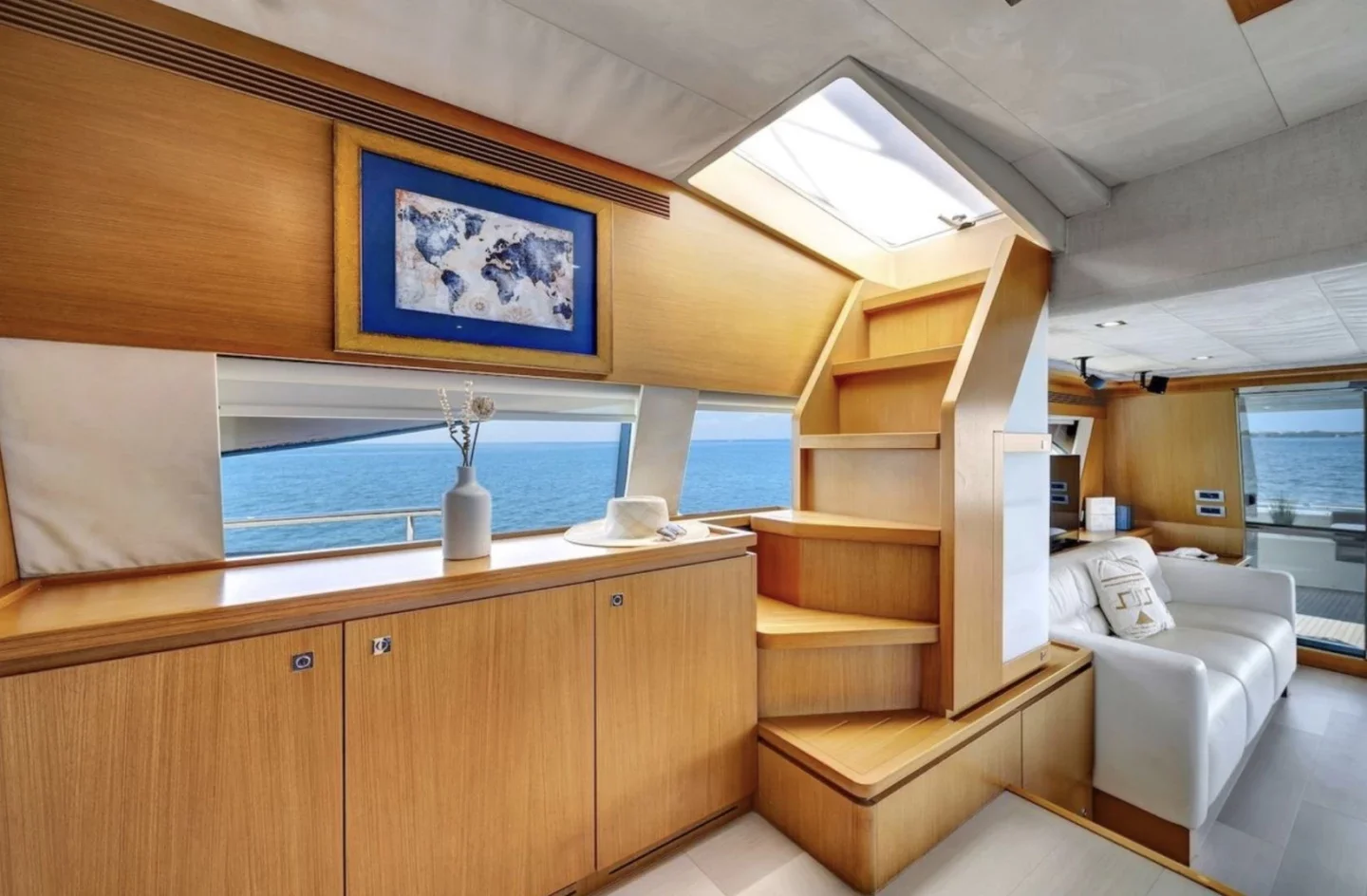 Miami Florida yacht charter. Ferretti 80 (2012)  Luxury Yacht  80 ft