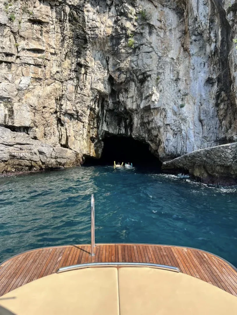 Esposito Premium 28 | 2026 | Amalfi Coast, Italy motorboat charter