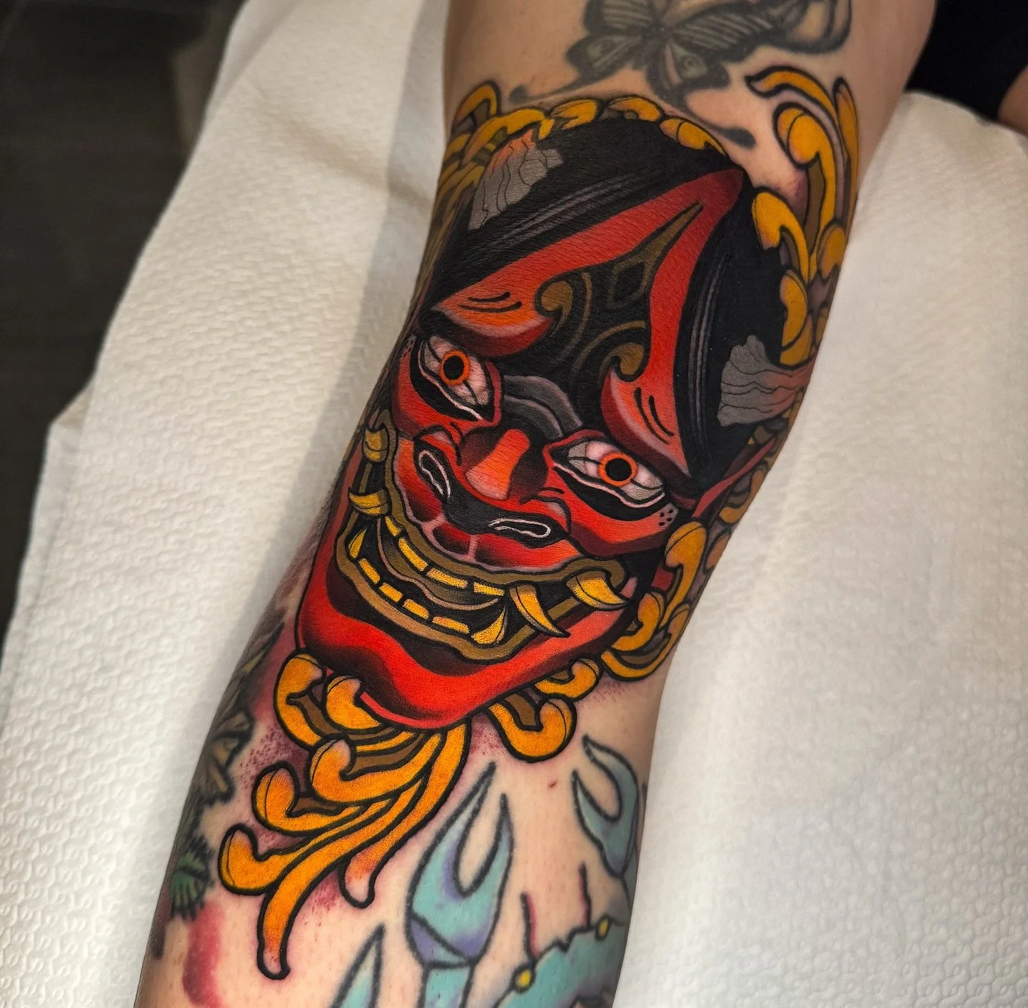 ❖ HANNYA KNEE ❖

Knee banger for @tukbish 🙏🏽

Thnks for being so strong again 🙅🏼&zwj;♀️
Done at @cobragoldtattoo using @vladbladirons @killerinktattoo @emalla.official @skin_master_ink 

#vladbladirons #vbiproteam #killerinktattoo #killerink #ema