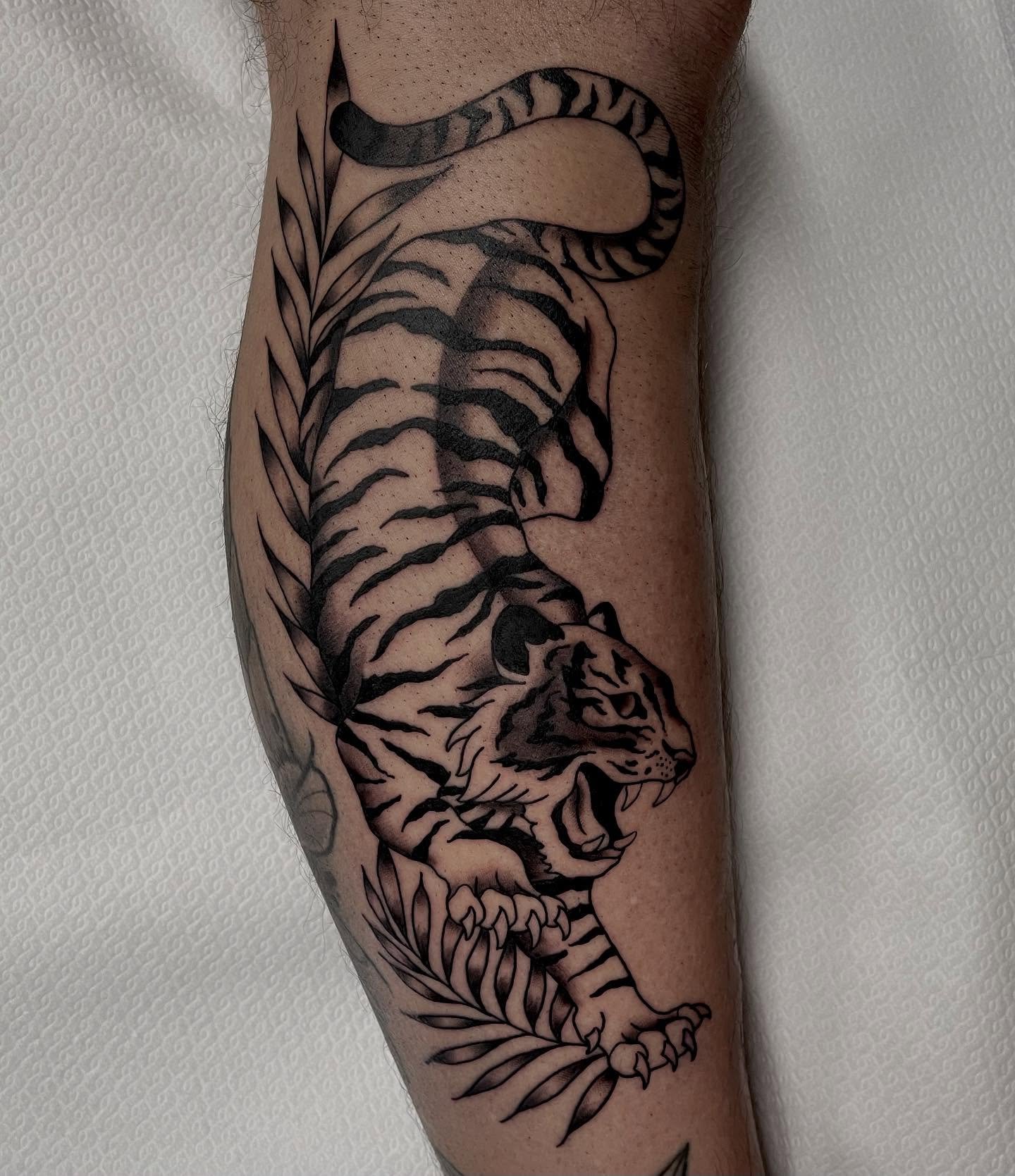 &bull; TIGER &bull; something different but so much fun! Done @countyourblessings.tattoo ❤️&zwj;🔥 Do you prefer black&amp;grey or color tattoos? Let me know down below⬇️ DM for info and availability 💌