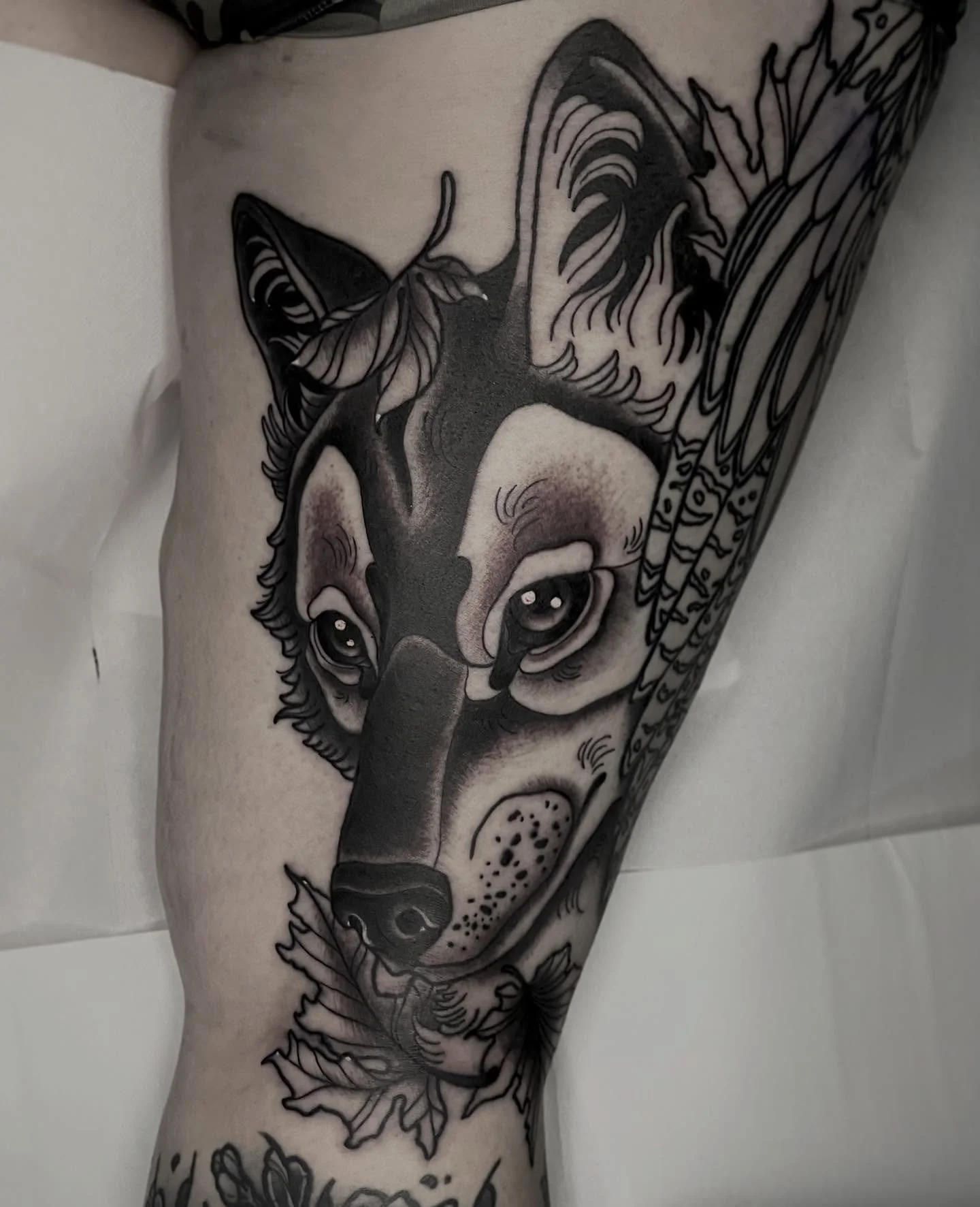 &bull; WOLF &bull; one part of another awesome upper leg sleeve I&rsquo;ve been working on. The others will soon follow! The criteria for this sleeve was big and readable, not to much details. Your wishes are my demand 🔥 Questions? Or all ready to d