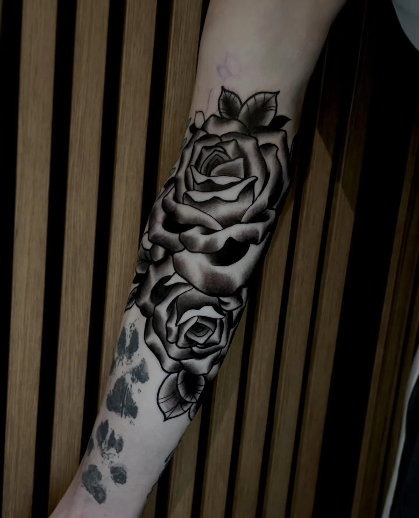 &bull; ROSES &bull; just some simple roses from a while ago! My aganeda is always open. DM to book 💌