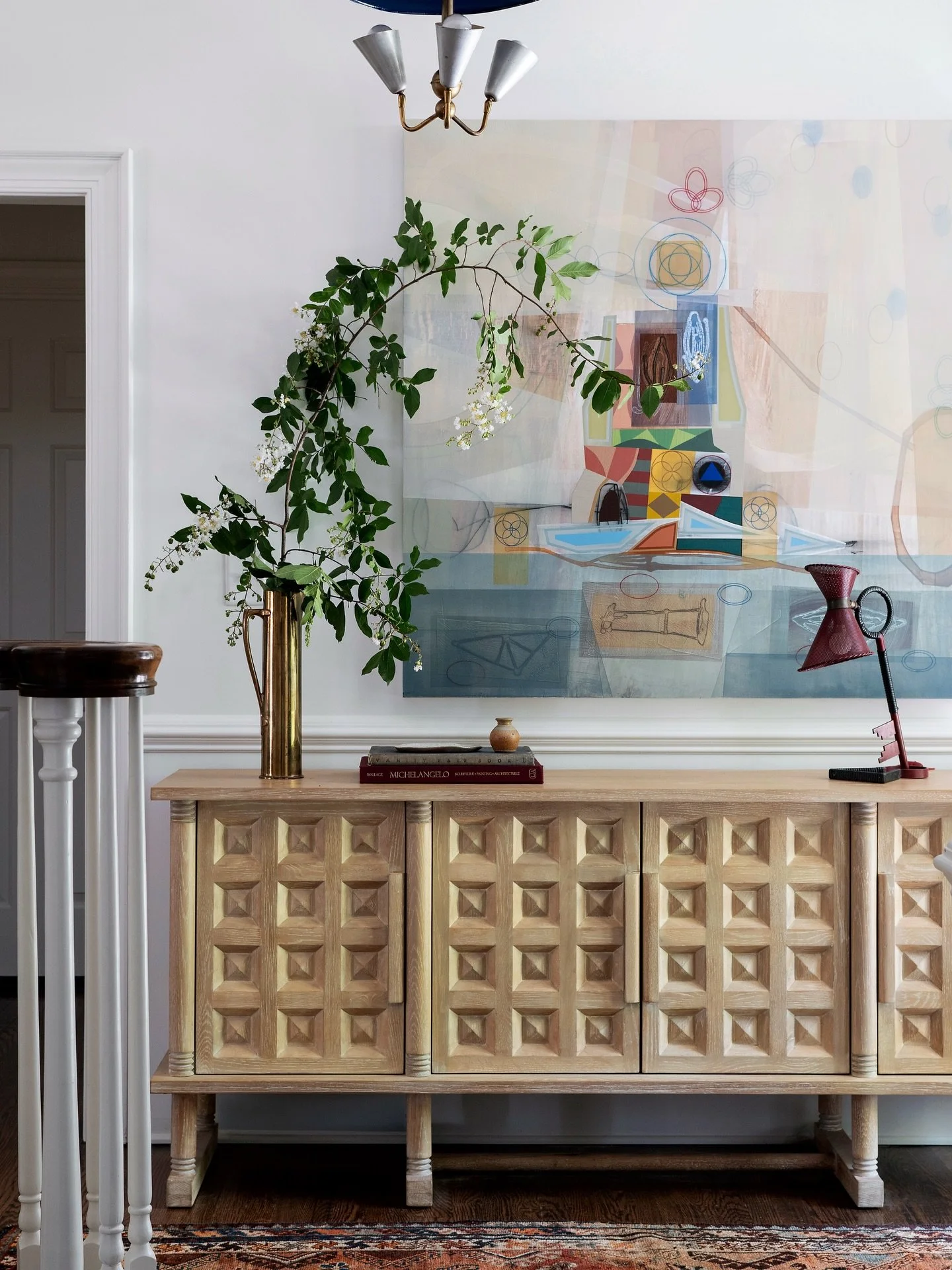 Art and design speak with one another &amp; create a space that feels intentional and alive. I love working with designers and their unique eyes and seeing how the whole space comes together 

Reminiscing on this placement
Designer: @jourdanfairchild