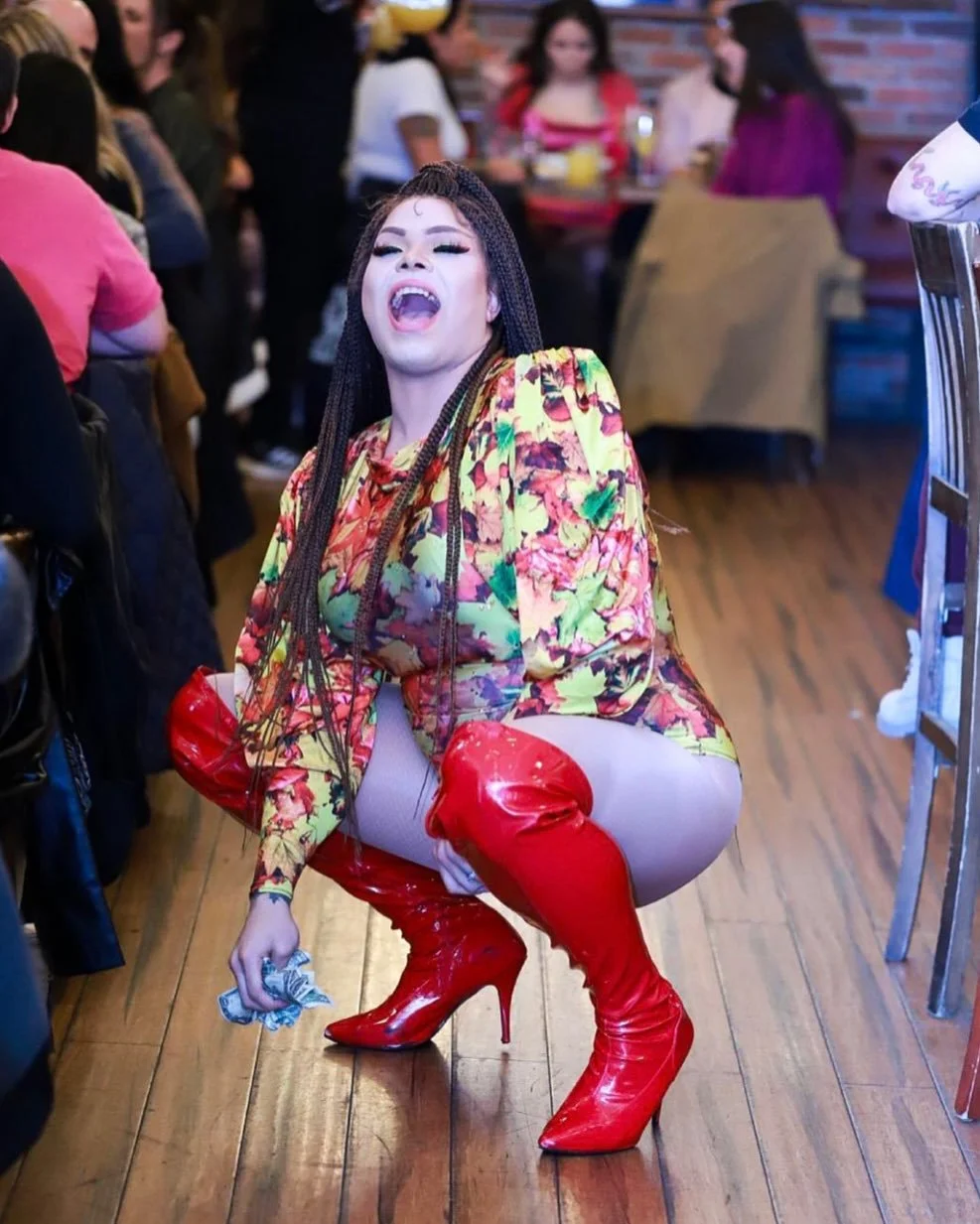 Get ready for a fabulous weekend at Pulper&iacute;a! Join us every Saturday and Sunday for our Bottomless Brunch featuring an unforgettable Drag Show at 12 PM and 2:30 PM. Indulge in delicious food, sip on endless drinks, and enjoy the most entertain