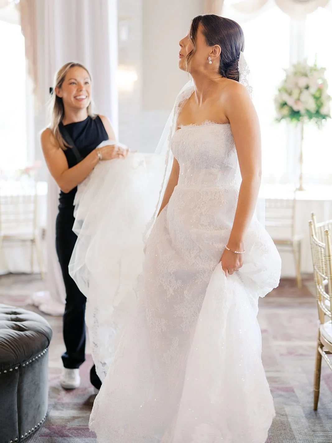 When all of the hard work comes to together and our sweet bride gets to see her dream come to life.

@sarahbethphotos 
@nancy_simon98
@era_artistry 
@_carlypalmer_