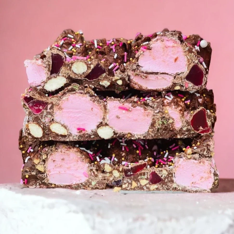 200g-lovers-lane-rocky-road-large-blockchocolate-rocky-roadpebbly-path-621153.webp