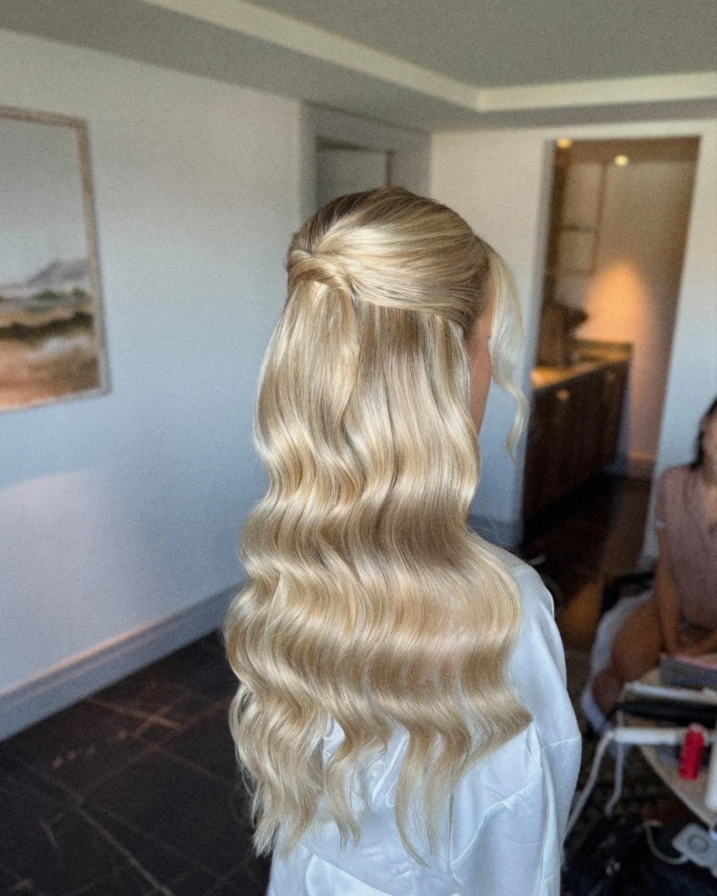 One of the most requested looks this year and I&rsquo;m not mad about it. 🤭 

BOOKING 2026 IN 📍ORLANDO, FLORIDA 

#orlandobridalhairstylist #orlandoweddinghairstylist #bridalhairstylistorlando #weddinghairorlando #bridalhairstylistflorida #weddingh