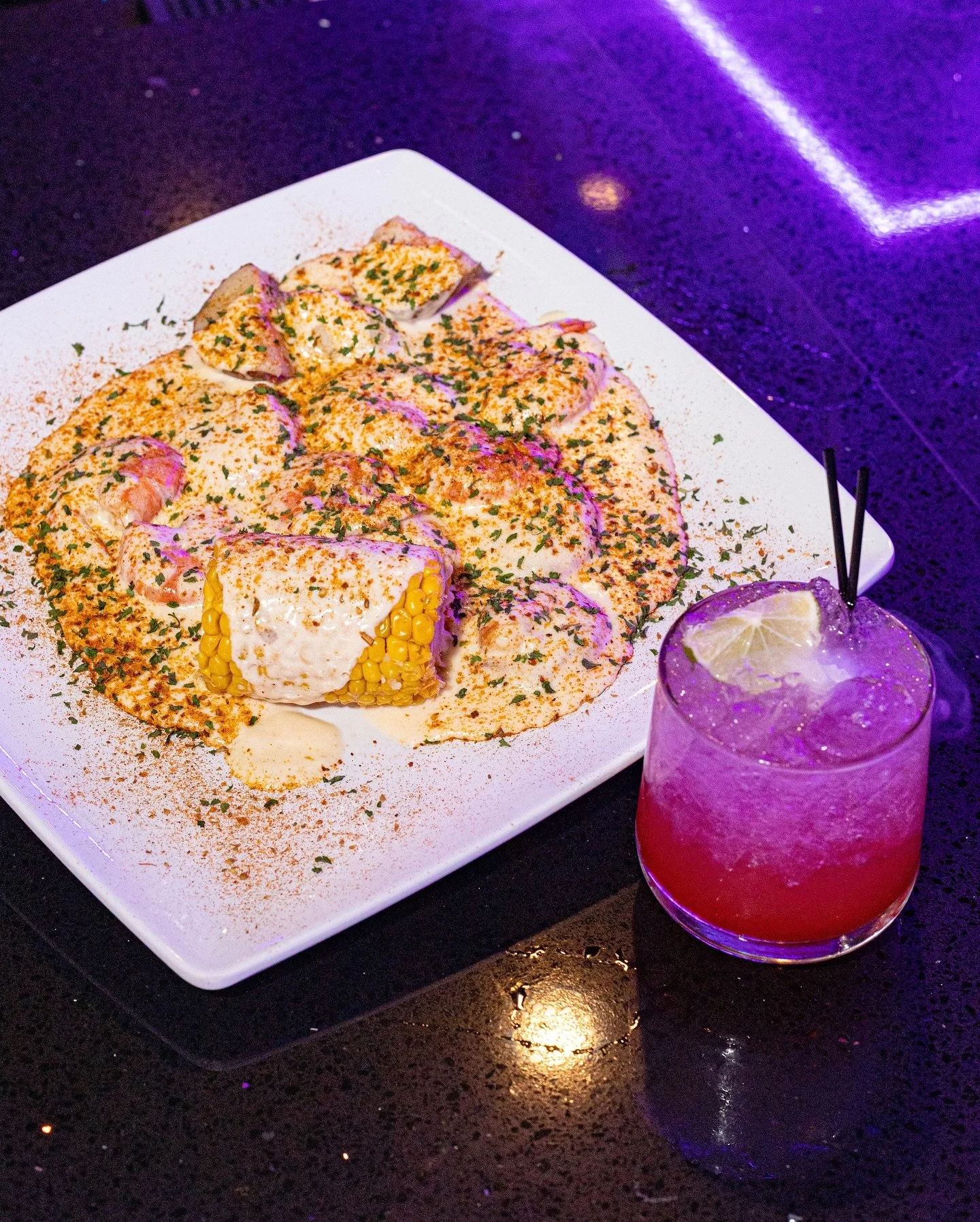 Come brunch with us @teranga.bh Enjoy the best seafood specials: $15 garlic shrimp trays to $20 Crab legs, $30 crab &amp; shrimp trays &amp; $80 Lobster crab &amp; shrimp trays each and every weekend🔥 Don&rsquo;t miss out!

We&rsquo;re OPEN today fr