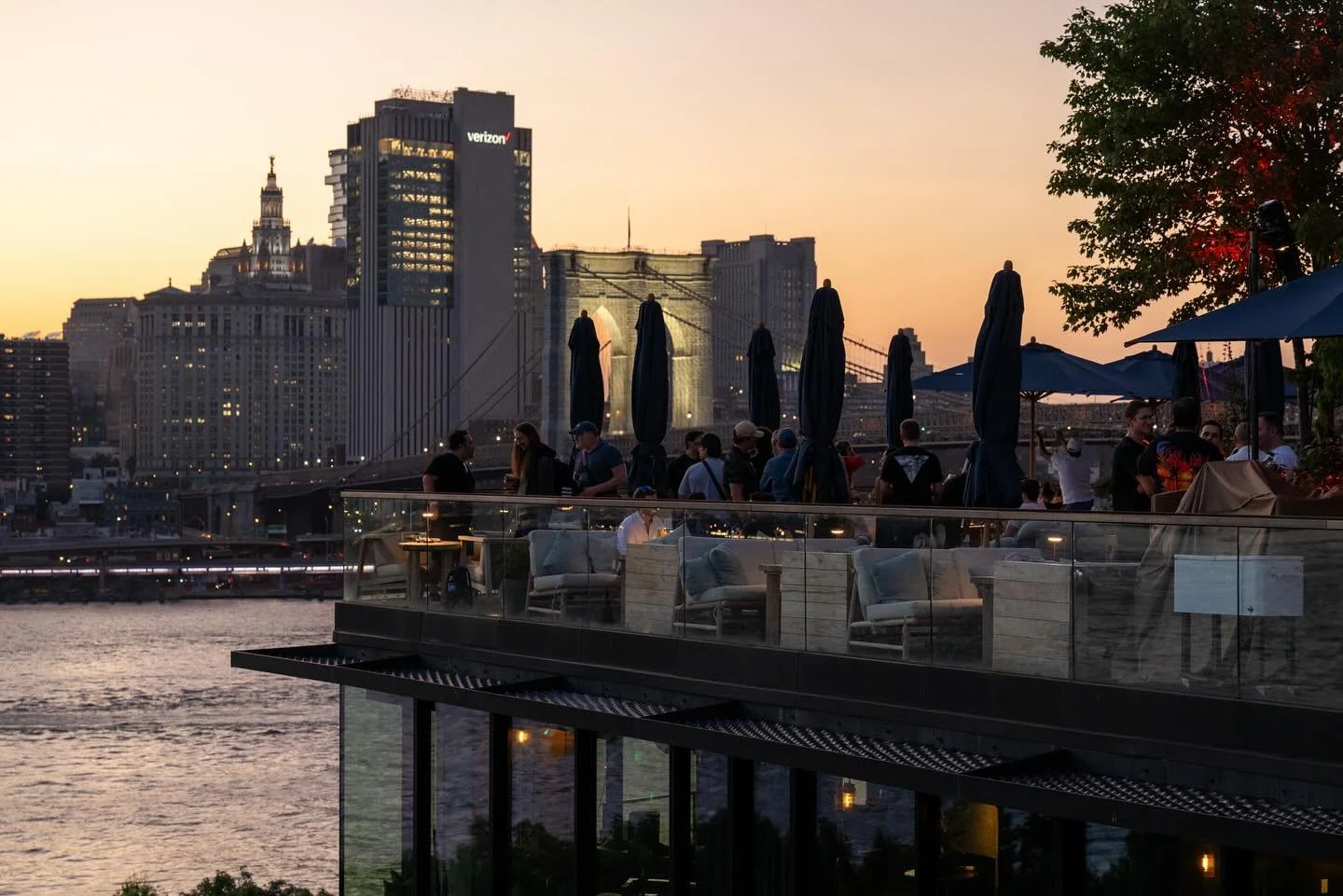 Look at that VIEW! When my Sydney client wanted to throw an event in NYC asked for a view that &ldquo;wowed&rdquo; their attendees over 100 venues were looked at but we couldn&rsquo;t look past this Brooklyn view over New York 🤩 #partyplanning #cano