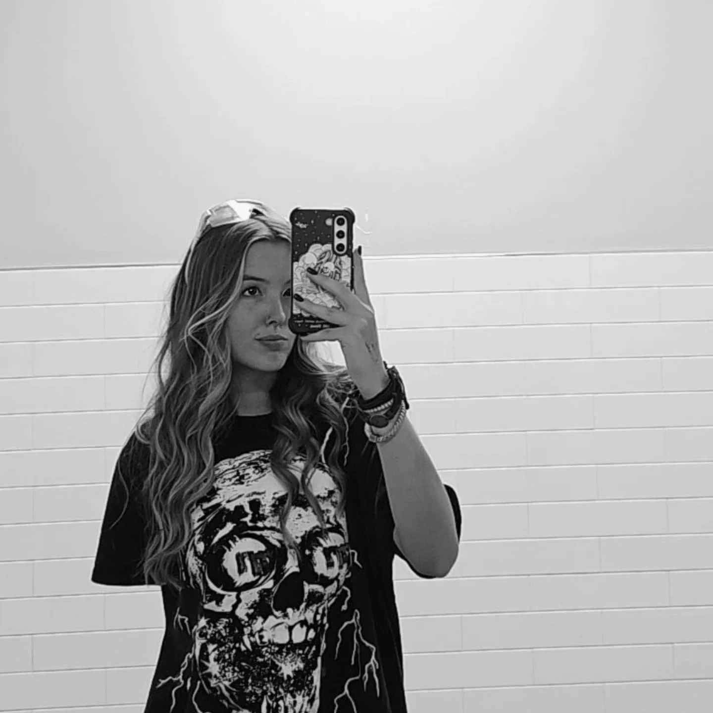 Hey everyone! Here's an About Me post! I've been having more people follow me and not know who I am. Well..

My names Emilie! Everyone knows me by Emi! 🌻
.
I'm a Utah based artist! I'm from Ogden, Utah and currently are attending college for my Bach