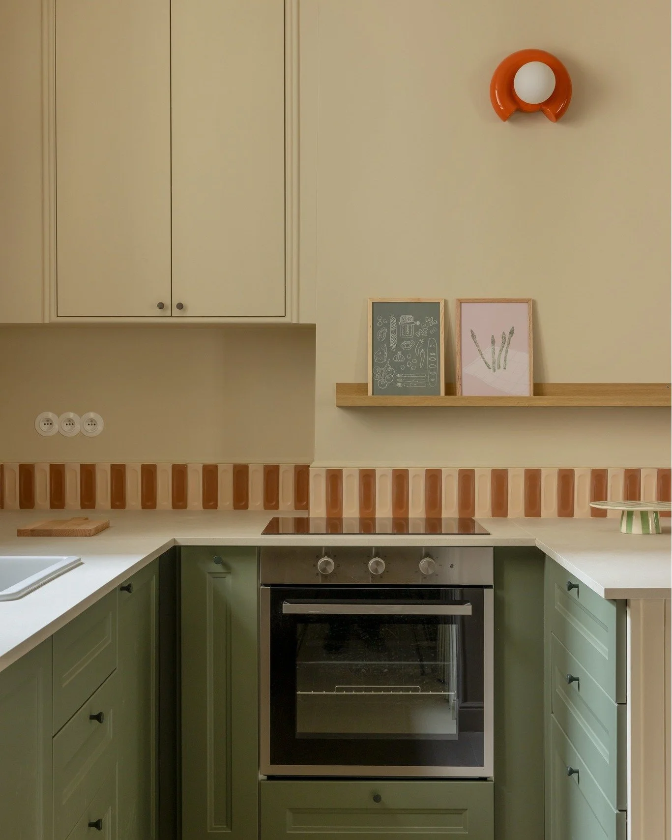 Sur ce projet, nous avons fait le choix d&rsquo;un positionnement clair : concevoir un appartement abouti, stylis&eacute; et durable avec un petit budget et capable d&rsquo;attirer un locataire sensible &agrave; l&rsquo;univers cottage british &mdash