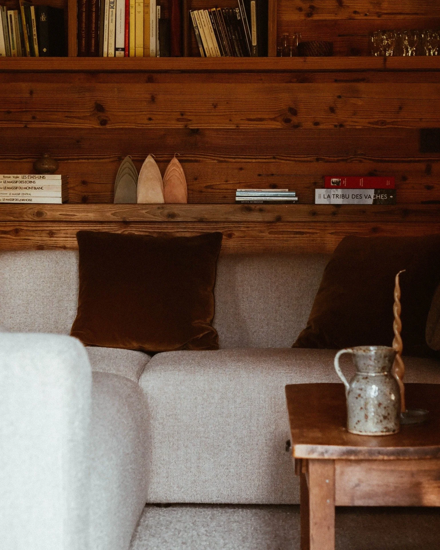 Bienvenue &agrave; M&eacute;ribel, juste au pied des pistes ⛷ ! 
Nous avions pr&eacute;c&eacute;demment collabor&eacute; avec les propri&eacute;taires pour leur appartement parisien, nous avions donc d&eacute;j&agrave; appris &agrave; bien les conna&