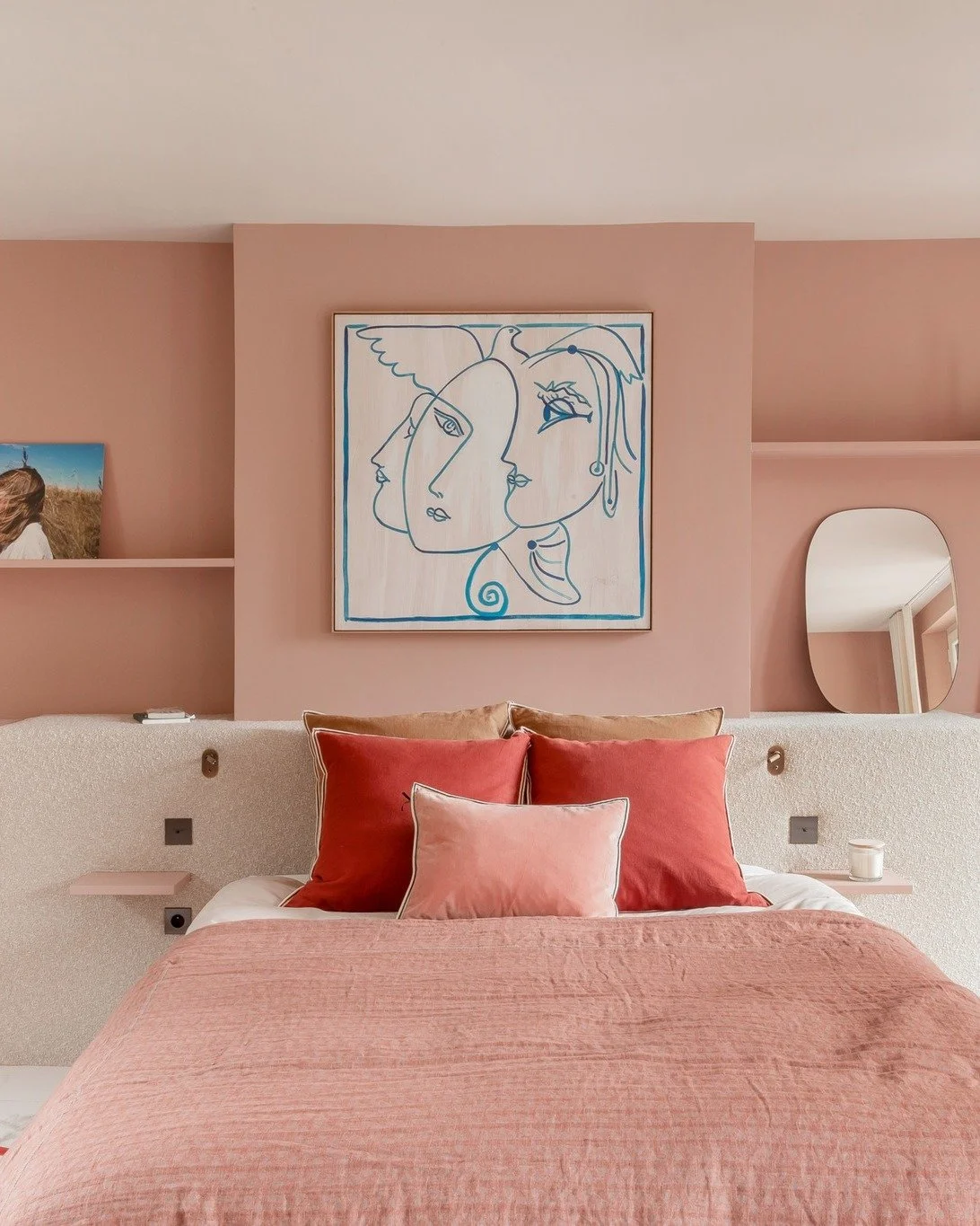 Le rose, on l'aime ou on le croit trop sage&hellip; et puis il s'impose. Doux, affirm&eacute;, inattendu. 🌸
Dans cette suite parentale, la teinte Rose Turc @argilepeinture  s'impose avec douceur et caract&egrave;re, compl&eacute;t&eacute;e par une t