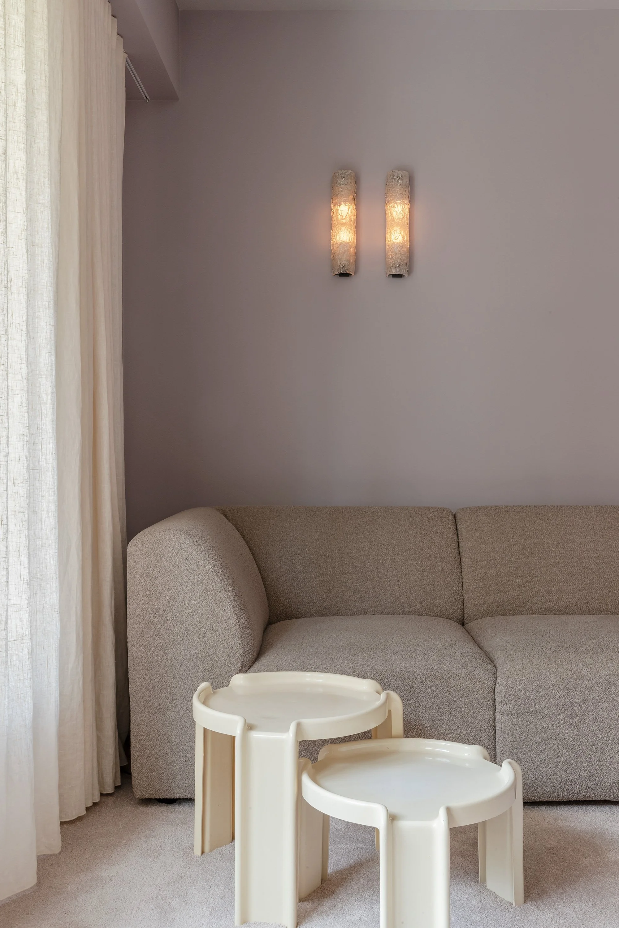 mur mauve salon