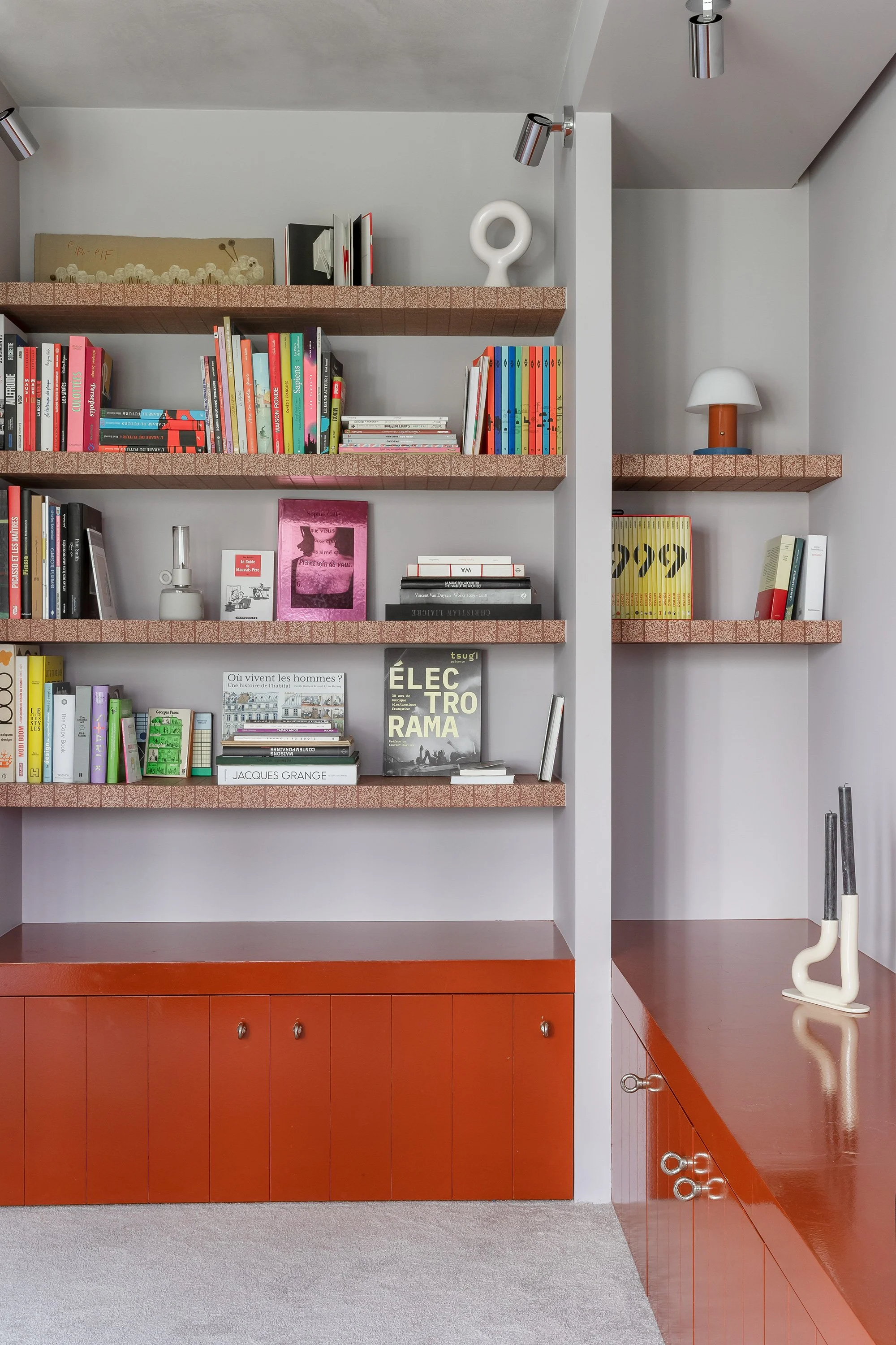 bibliothèque laquée orange