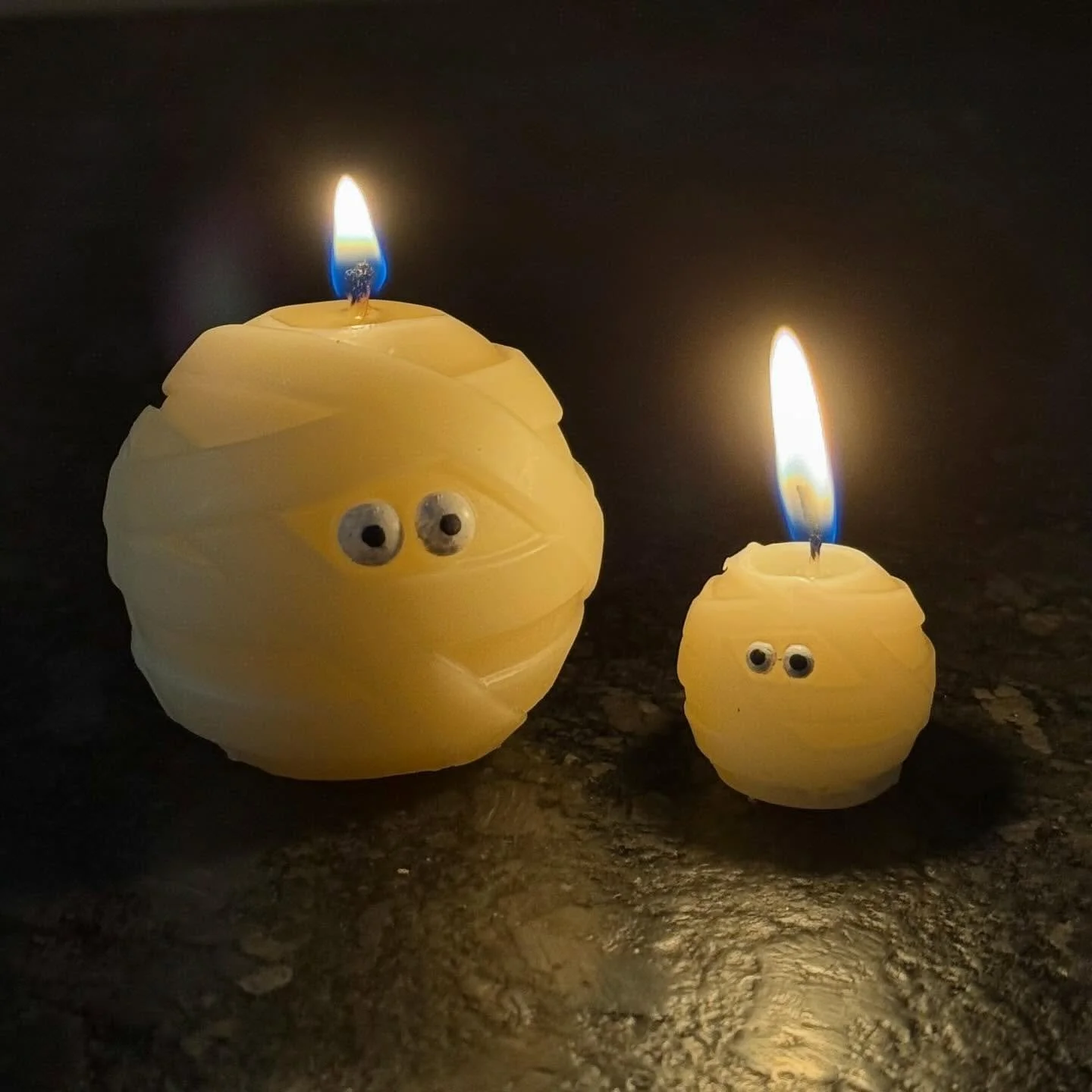 The Mummy&hellip; 
These candles are now available on my website!
Fun fact one of my favourite films is the Mummy, although these guys are slightly less scary. 

#halloweencandles #purebeeswax #beeswaxcandles #beeswax #naturalbeeswax #themummy #mummy