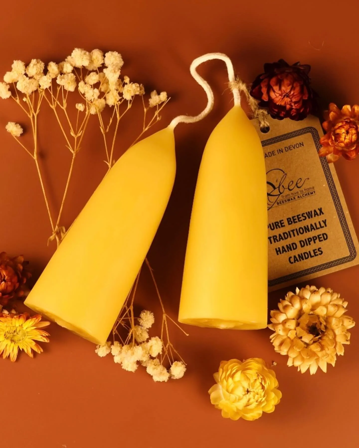 Our pure beeswax candles are a beautiful, eco-friendly alternative to other waxes. Sustainable, hand dipped and designed to burn cleanly and perfectly. 

Stunning photography by @ocuraphotos - thank you for capturing their warmth so perfectly 🧡

#ec