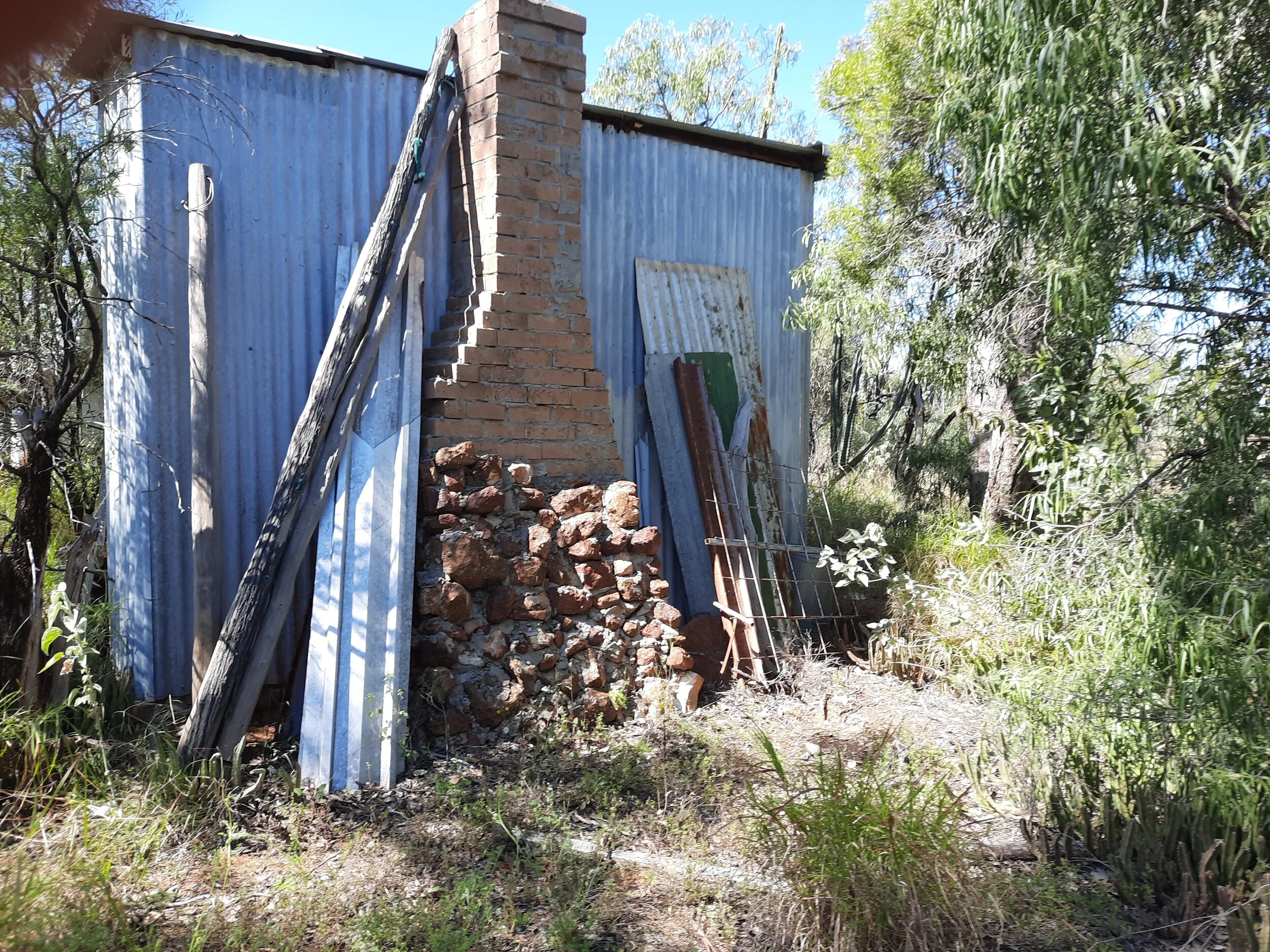 Picture of Old Opal Miner's Camp at Nebia Hill, Lightning Ridge. The Walker Family Mine purchases in 1980's