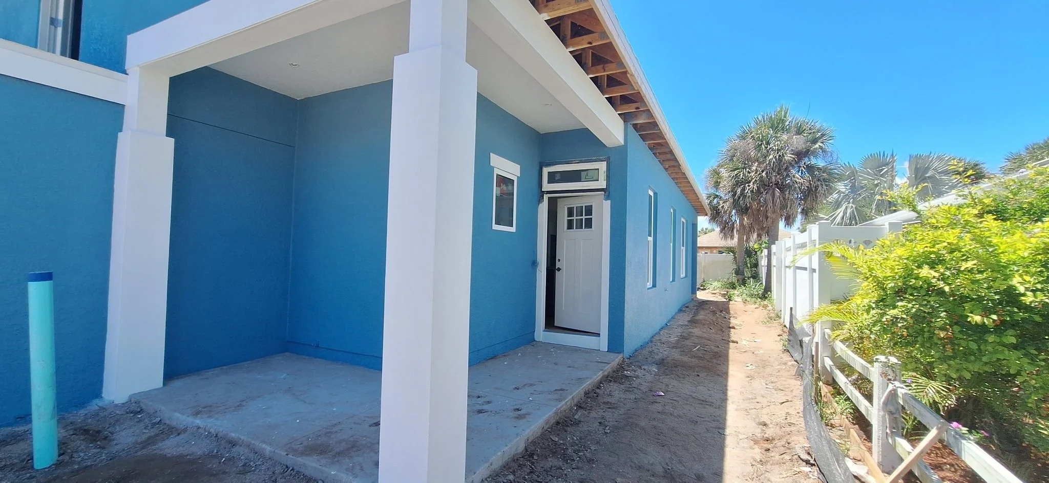 Side Walkway - New Smyrna