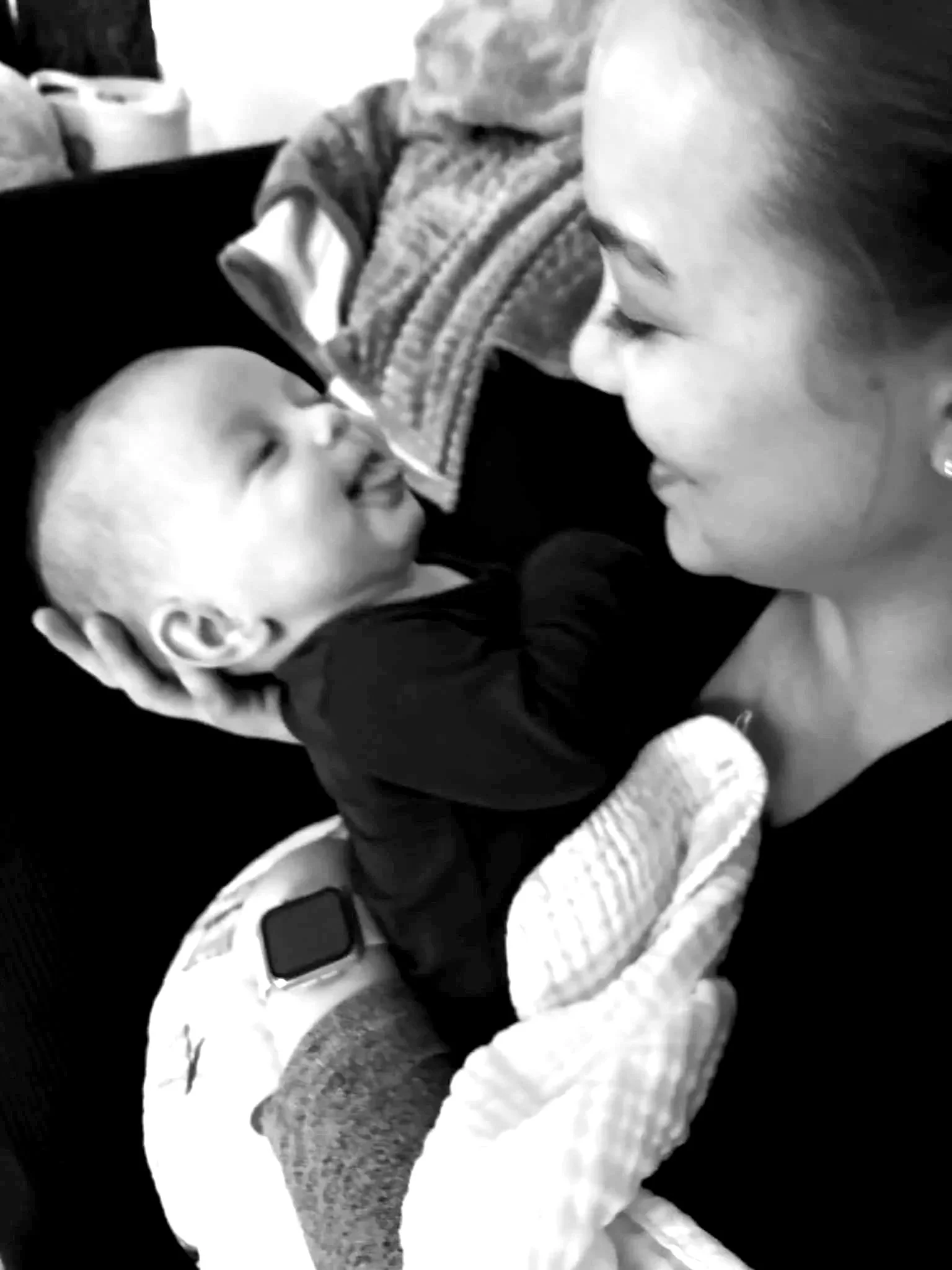 Bella Love, PCD (DONA) Certified Postpartum Doula Hamsa Hands