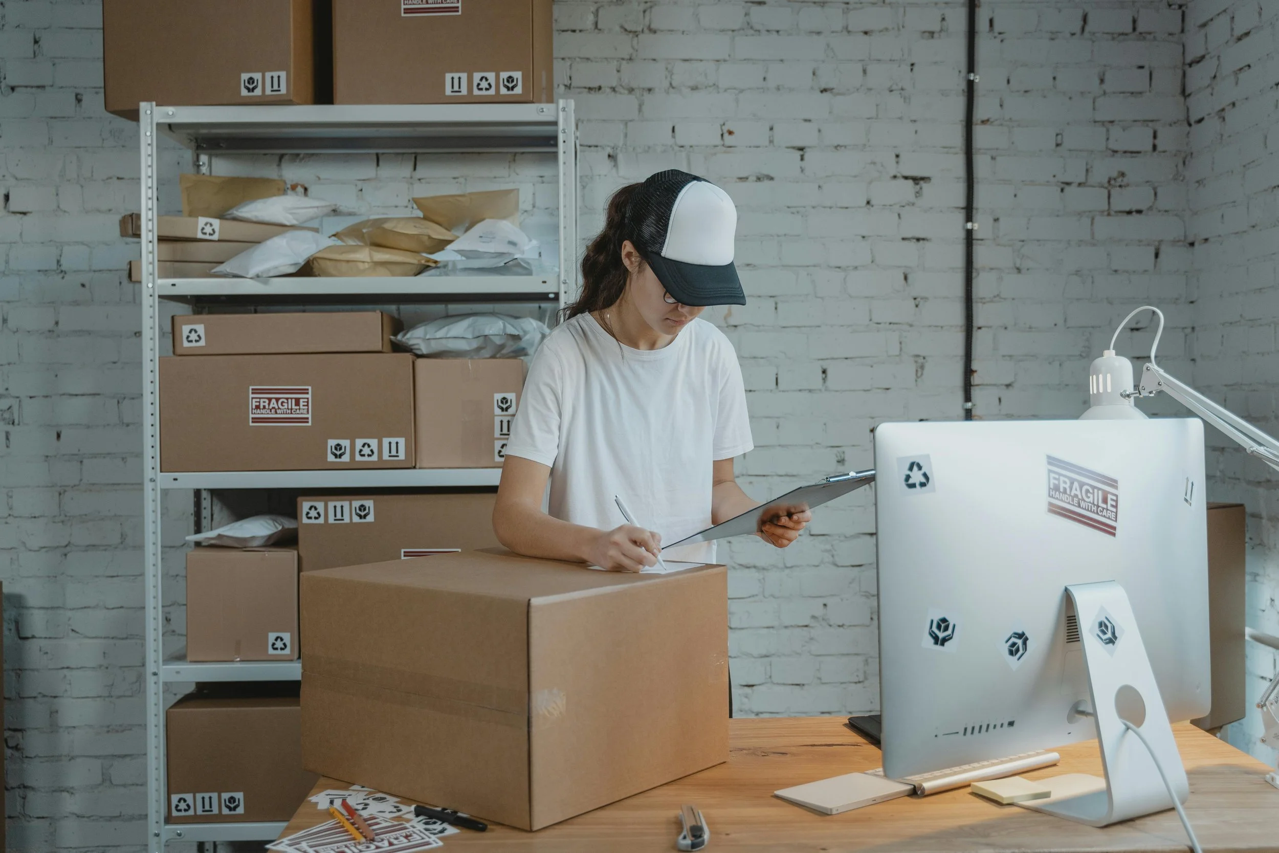 How to Choose the Right Insurance as a Self-Employed Courier