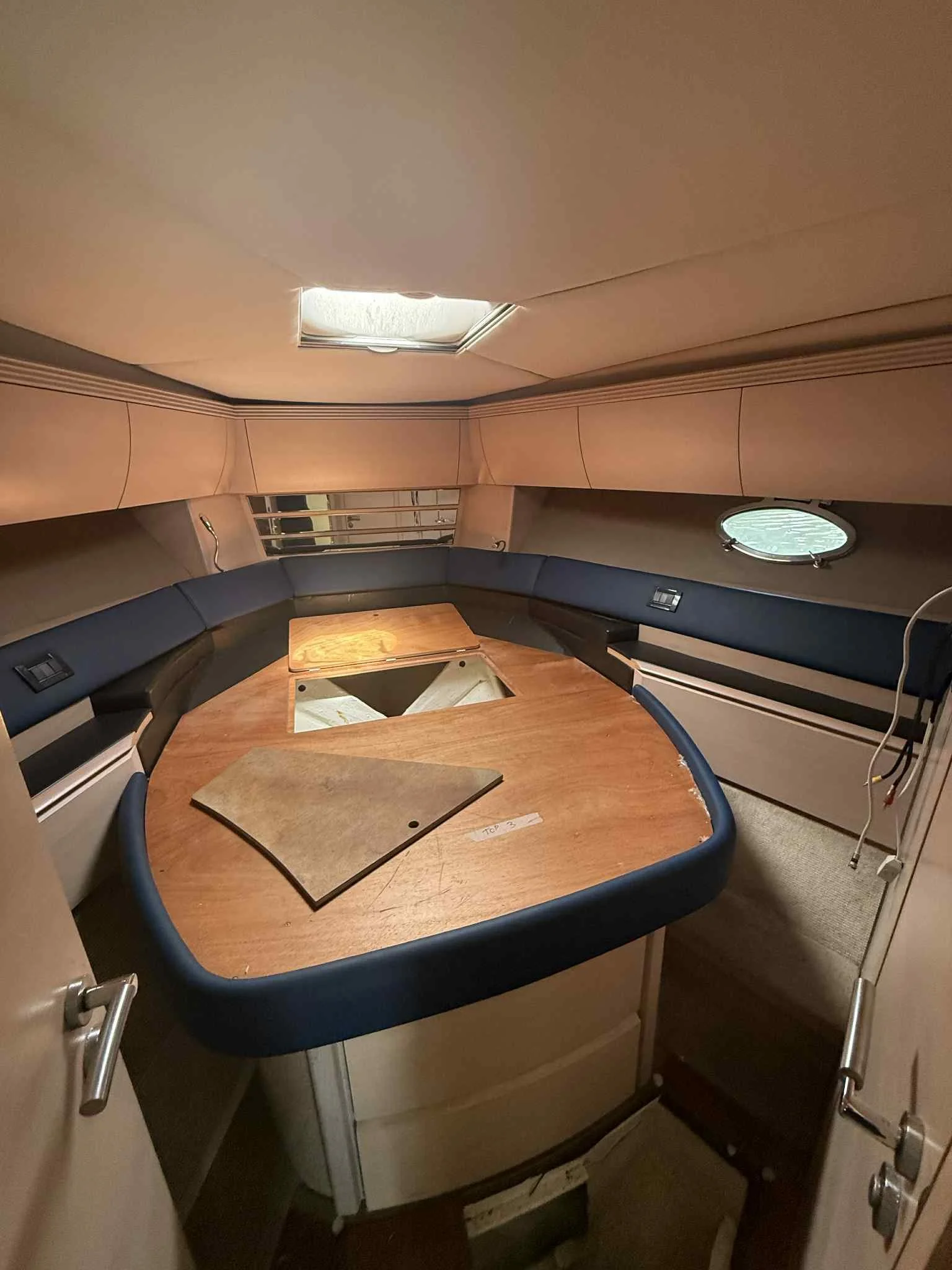 3d2cf3ae-b7b9-4135-9f4f-d35508465b37.jpg
