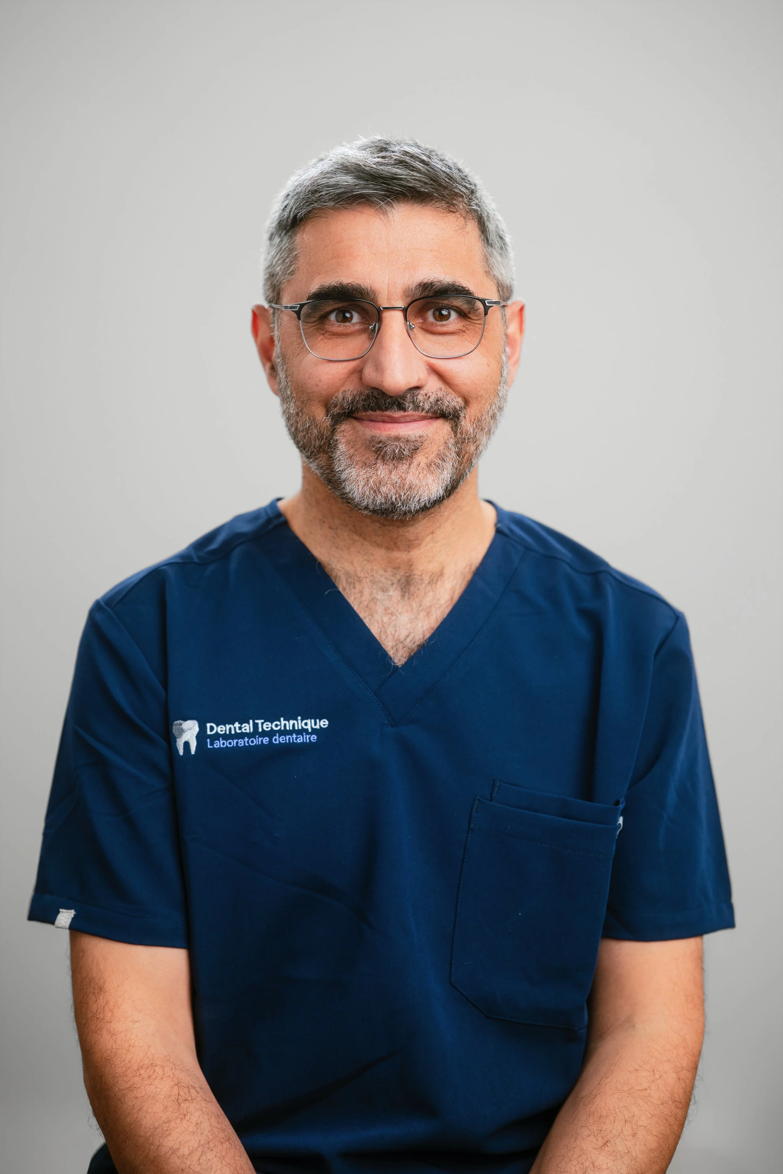 Samer, technicien, laboratoire dentaire à Laval, Dental Technique