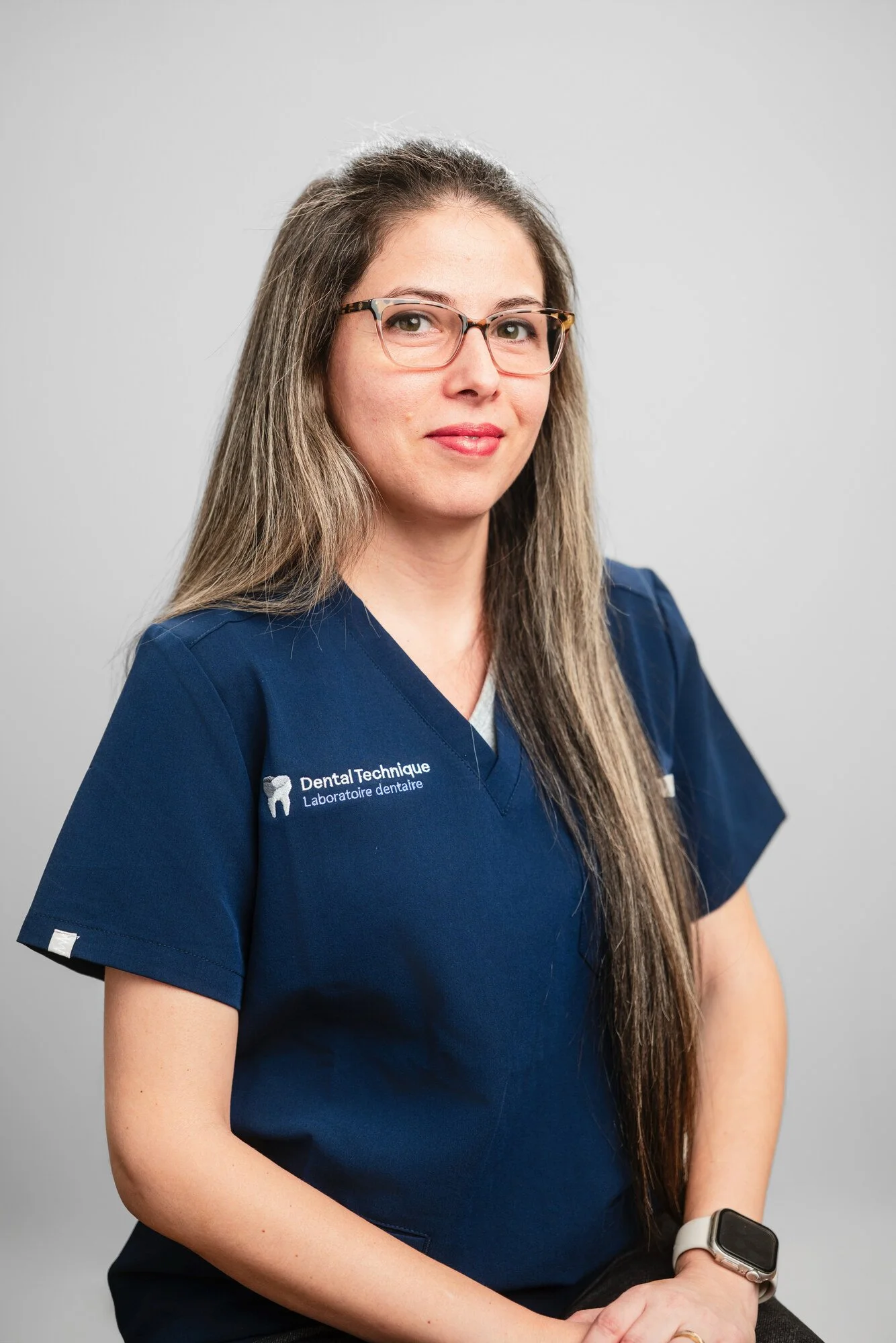 Ely, adjointe administrative, laboratoire dentaire à Laval, Dental Technique