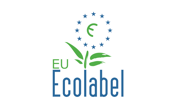 EU Ecolabel logo med blå, grønne og hvide elementer, inklusive en blad og EU-flag med stjerner i cirkel.
