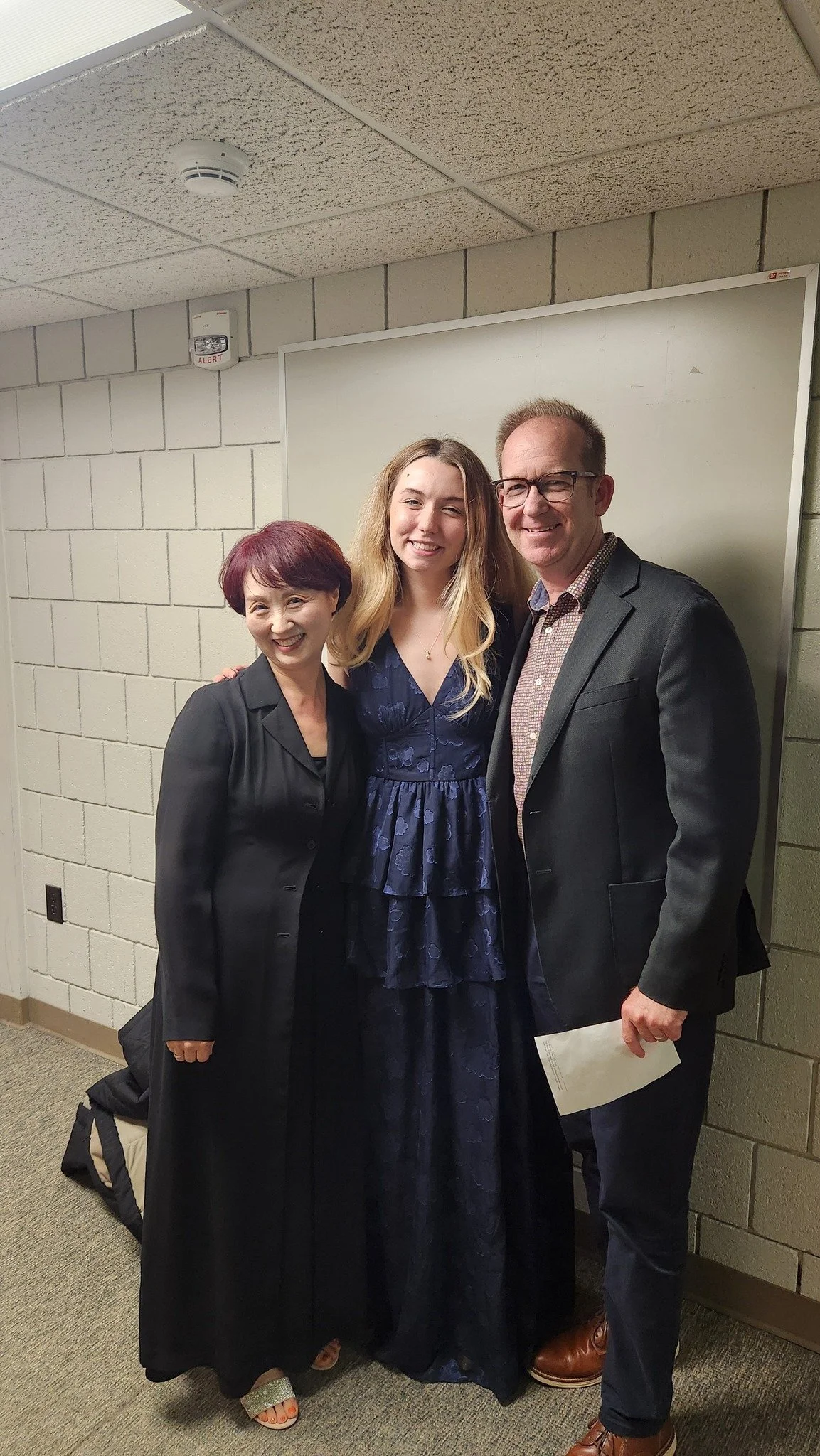 Congratulations to Laila Menden on a fabulous junior recital last night. Laila ypu rocked it. Well done. And a big thank you to Hyery Hwang for her beautiful playing and support this semester. A pleasure.