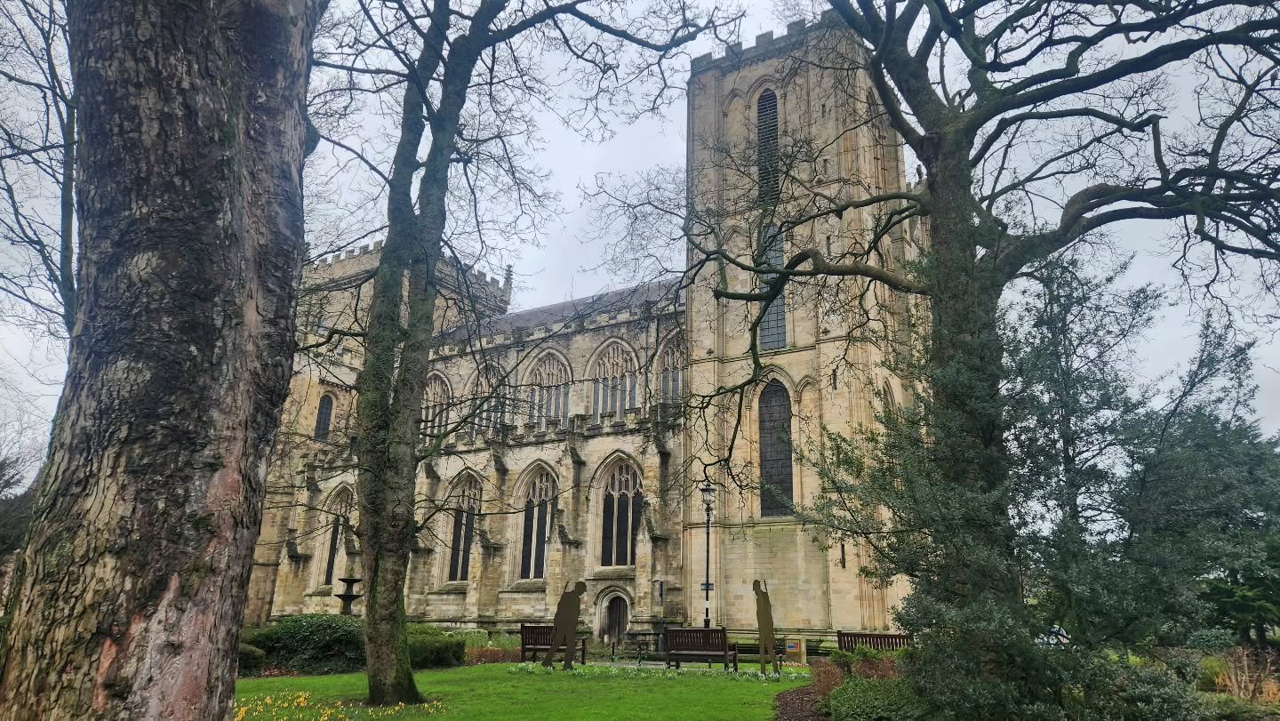 Had a wonderful time singing at historical Ripon today. Thank you Dan Gordon for your wonderful playing. We had a great time premiering some songs by Alan Tregaskis along with Stenhammer, Donaudy, Schubert and Duparc. I hope you enjoy the Speak with 