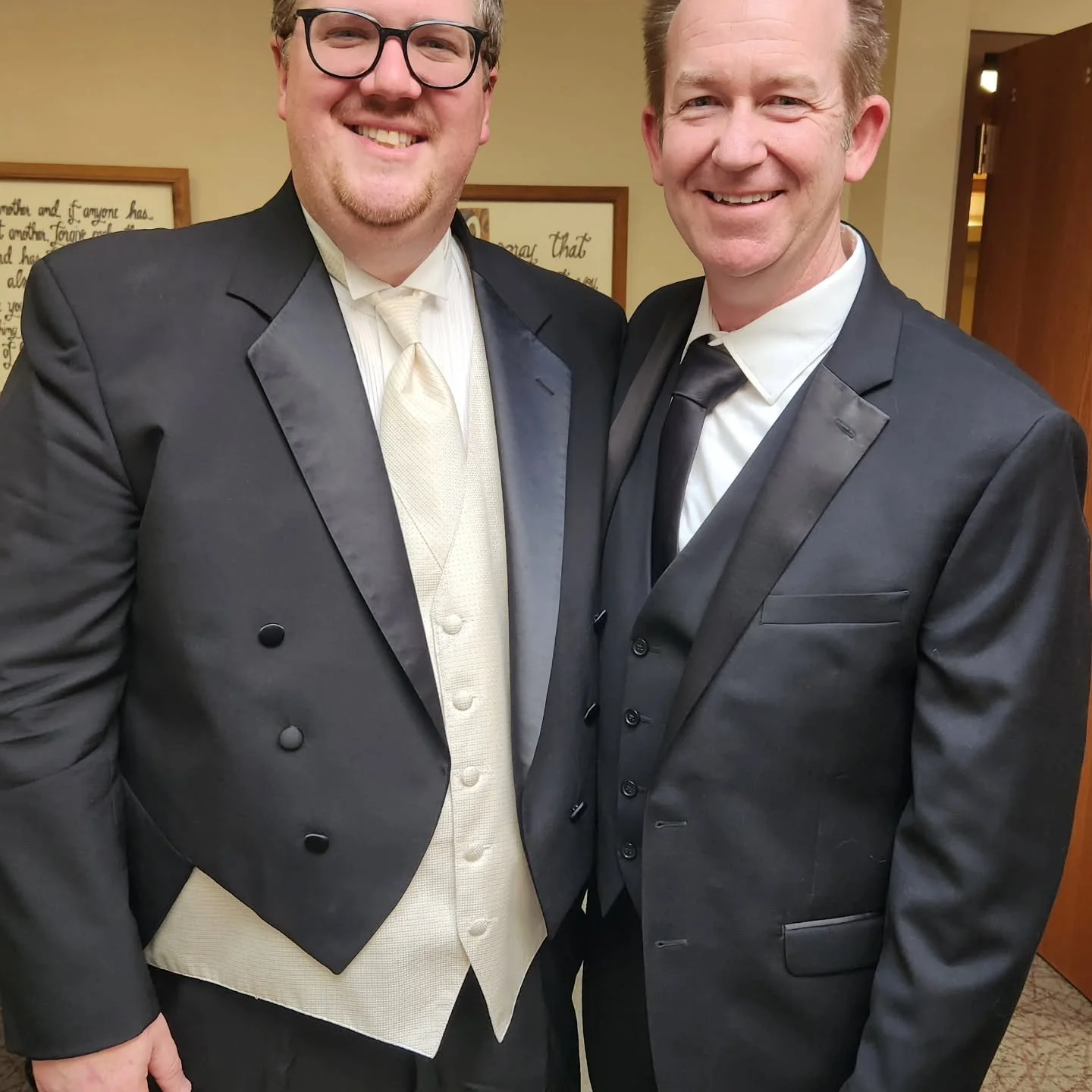 Had a great time performing Haydn's Lord Nelson Mass thus Sunday with the Central Kansas Master Choral under the direction of my good friend, Dr. Joel Garber. The chorus sounded fabulous and it was a privilege to meet and work with Soyoun Lim Chun, K