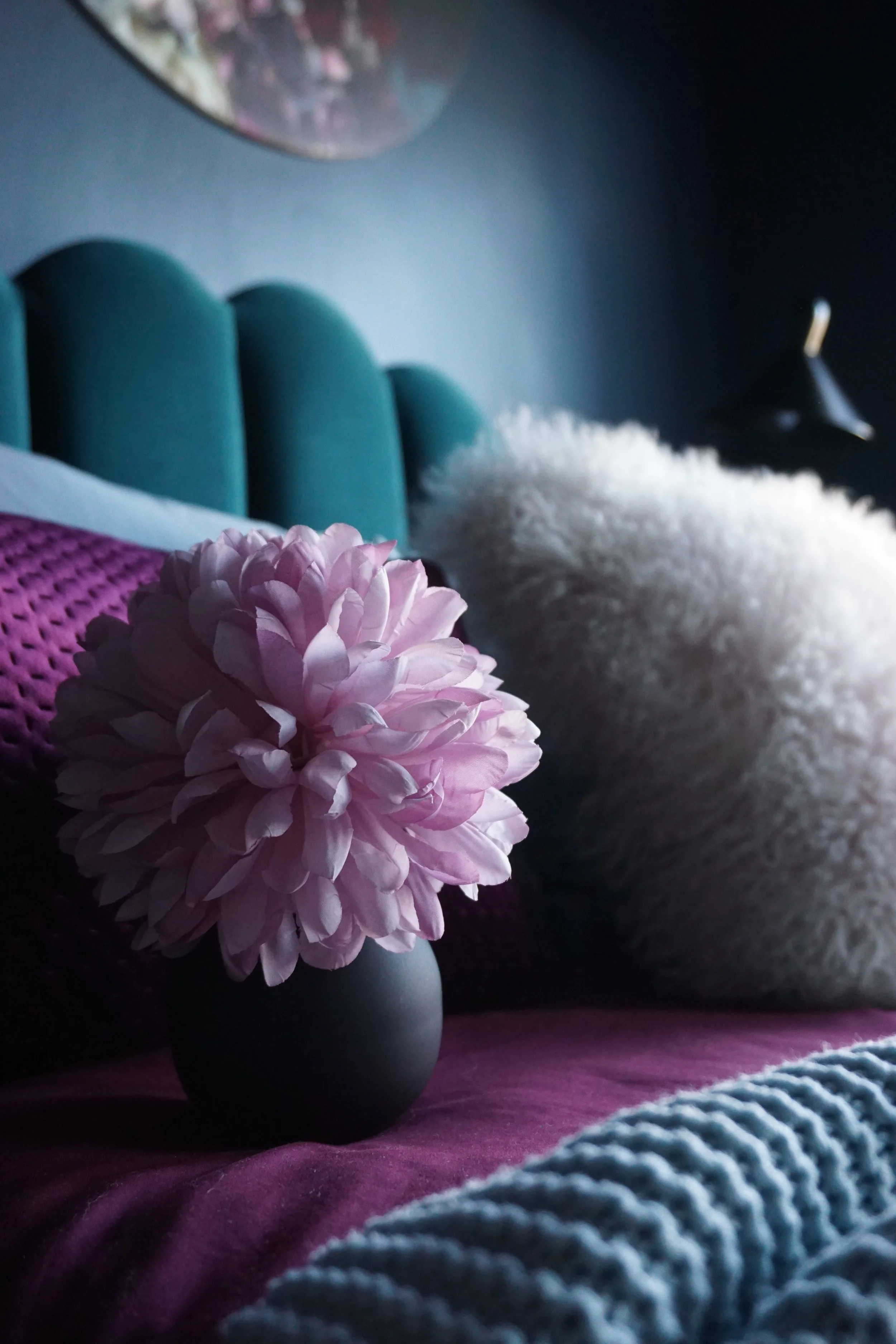 Blue bedroom flower detail.JPG