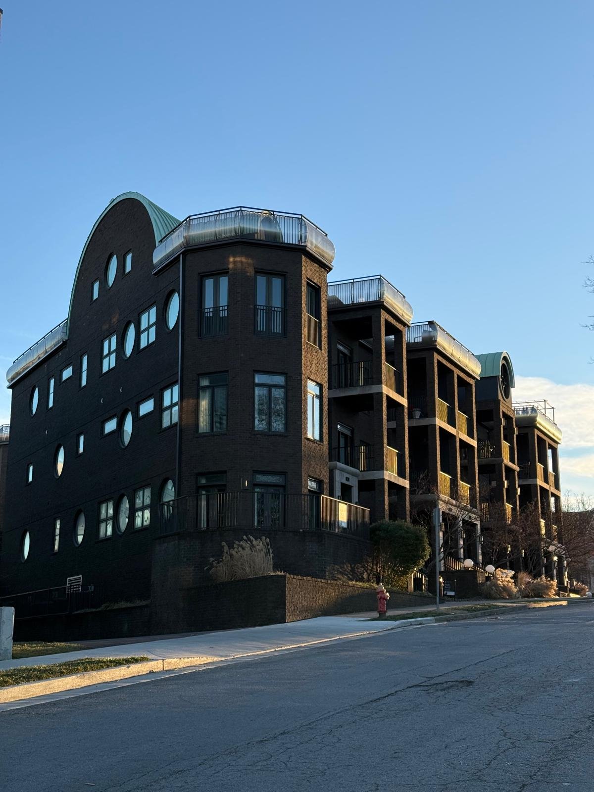 Old builindg TN.jpeg