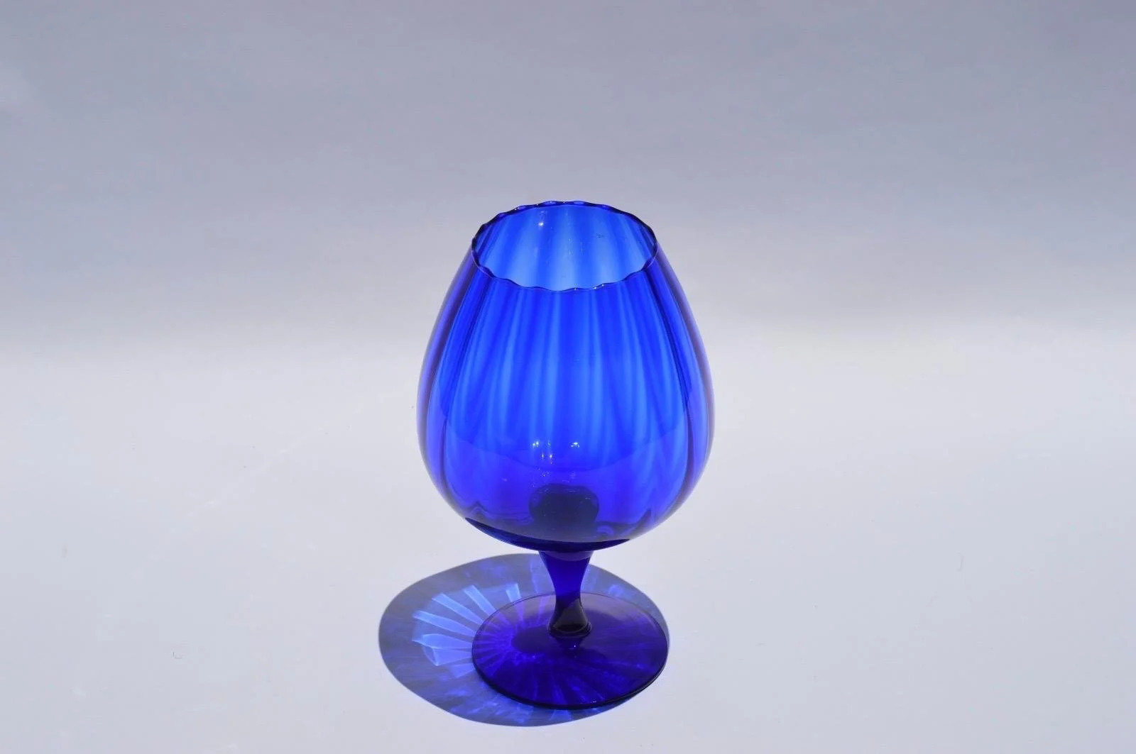 M0100_Blue italian glass blown vase 4.jpeg