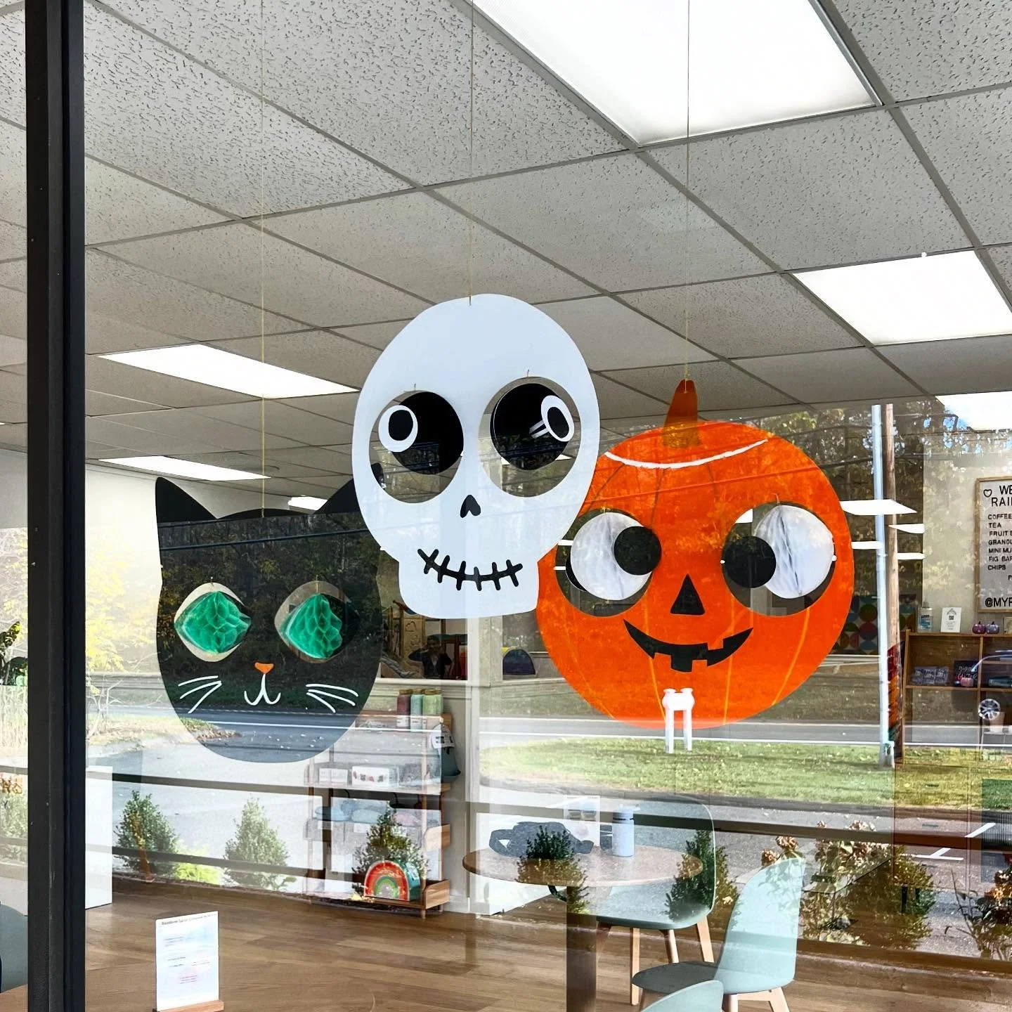 🎃10/27-10/31🎃 Visit Rainbow Lane in your costume or your favorite Halloween-inspired outfit next week and you get to reach into our mystery box for a spooky prize on your way out the door! 👻 One per child per visit. See you soon! ✨