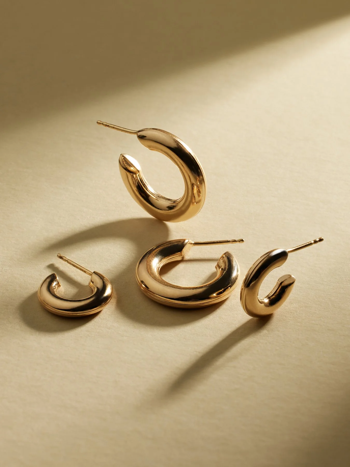 Essentials_Gloss Statement Set_Flatlay.jpg