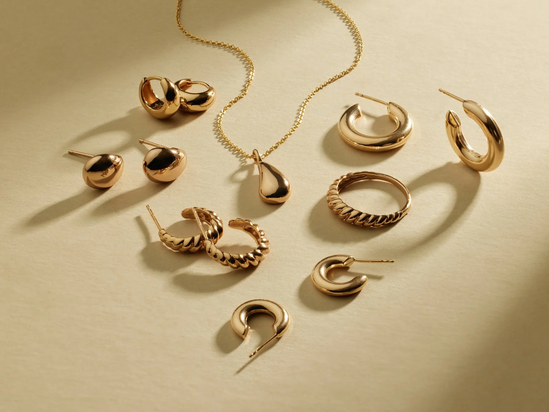 Gloss Essentials_Gloss Collection_Flatlay.jpg