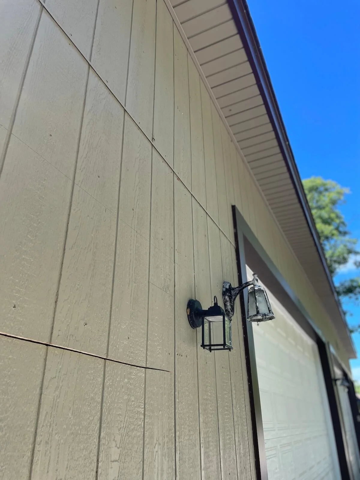  Precision aluminum trim and overhang roofline detailing designed to completely eliminate future exterior painting chores on a custom pole barn.