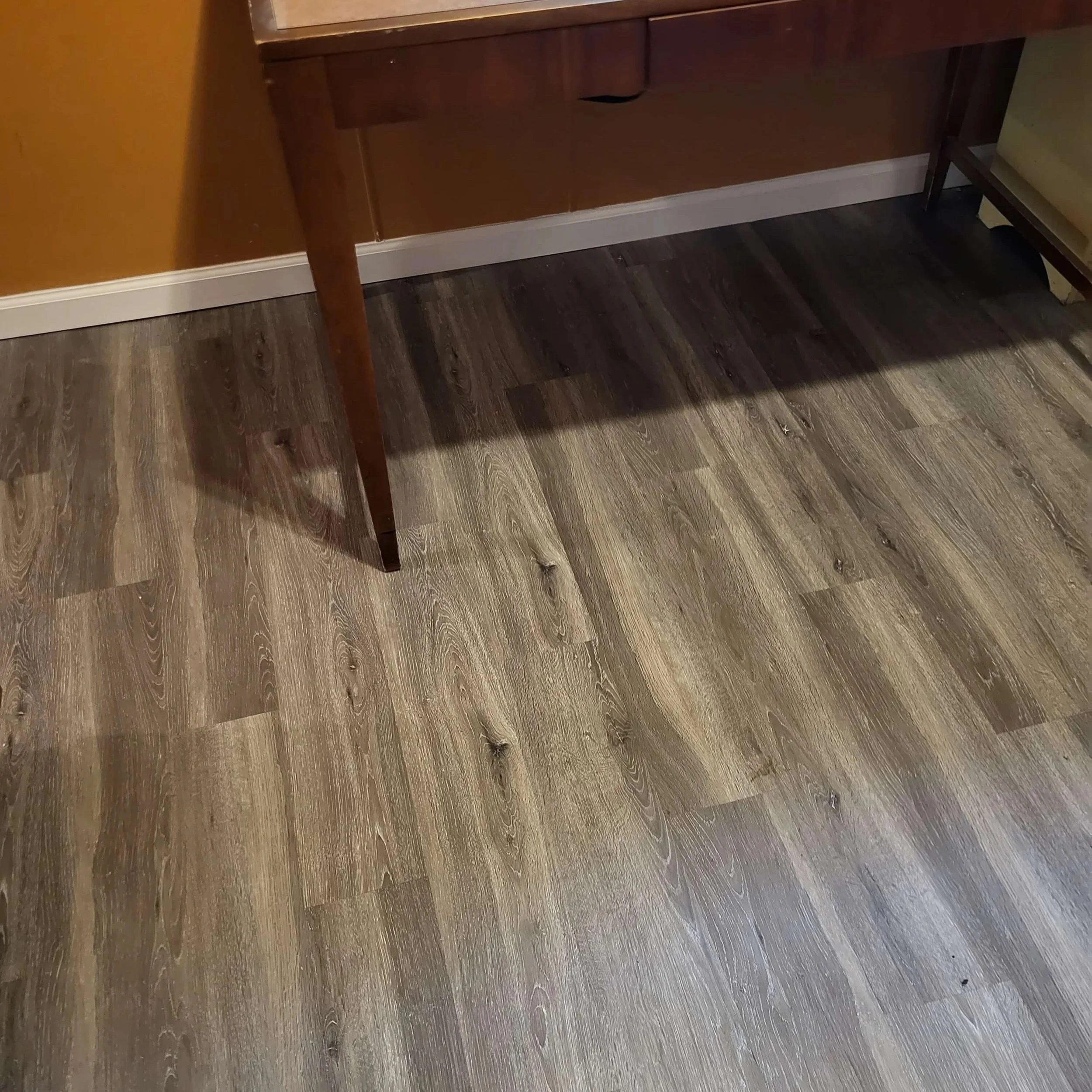 Living Room Flooring Replacement – Full Room Refinishing