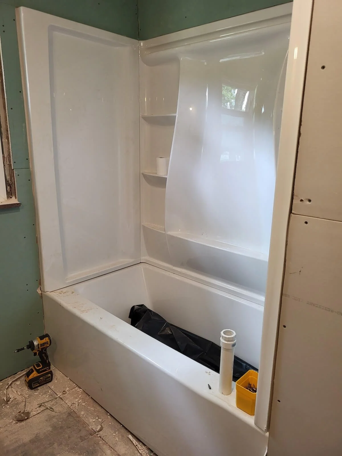 New Acrylic Bathtub and Shower Surround