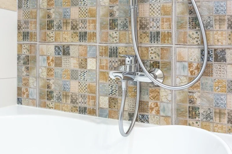 Bathtub seal recalled by handyman in Cochrane