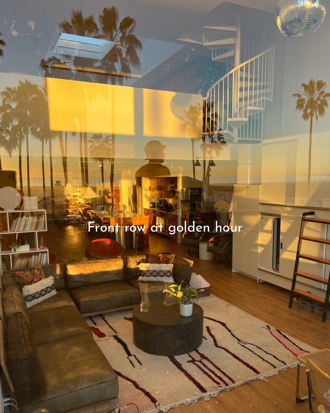 Where you&rsquo;ll find Venice showing off. 🌅

 #StayOpen #PodHotel #VeniceBeach