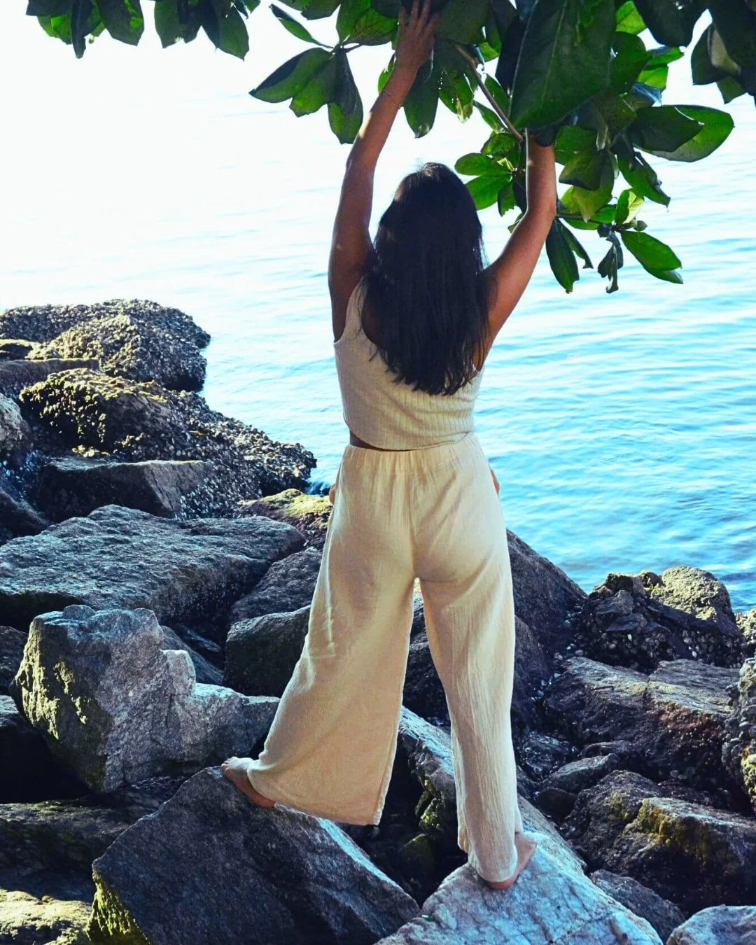 Have you ever arrived somewhere and absolutely nothing went according to plan?
My first morning in Rio started off beautifully.
Sunrise over the ocean.
Warm tropical air.
Me thinking: I made it!

And then I arrived at my guesthouse.
Nobody opened the door