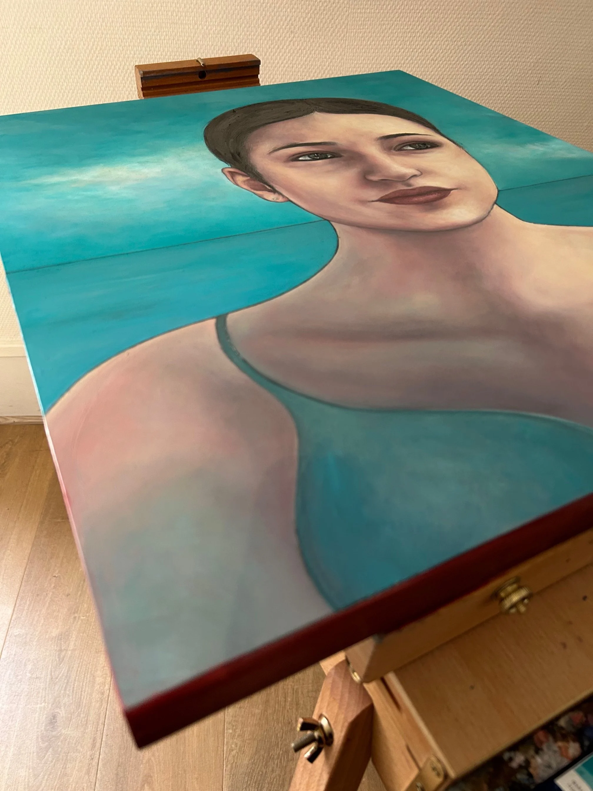 femme portrait réaliste introspection collectionneur d'art