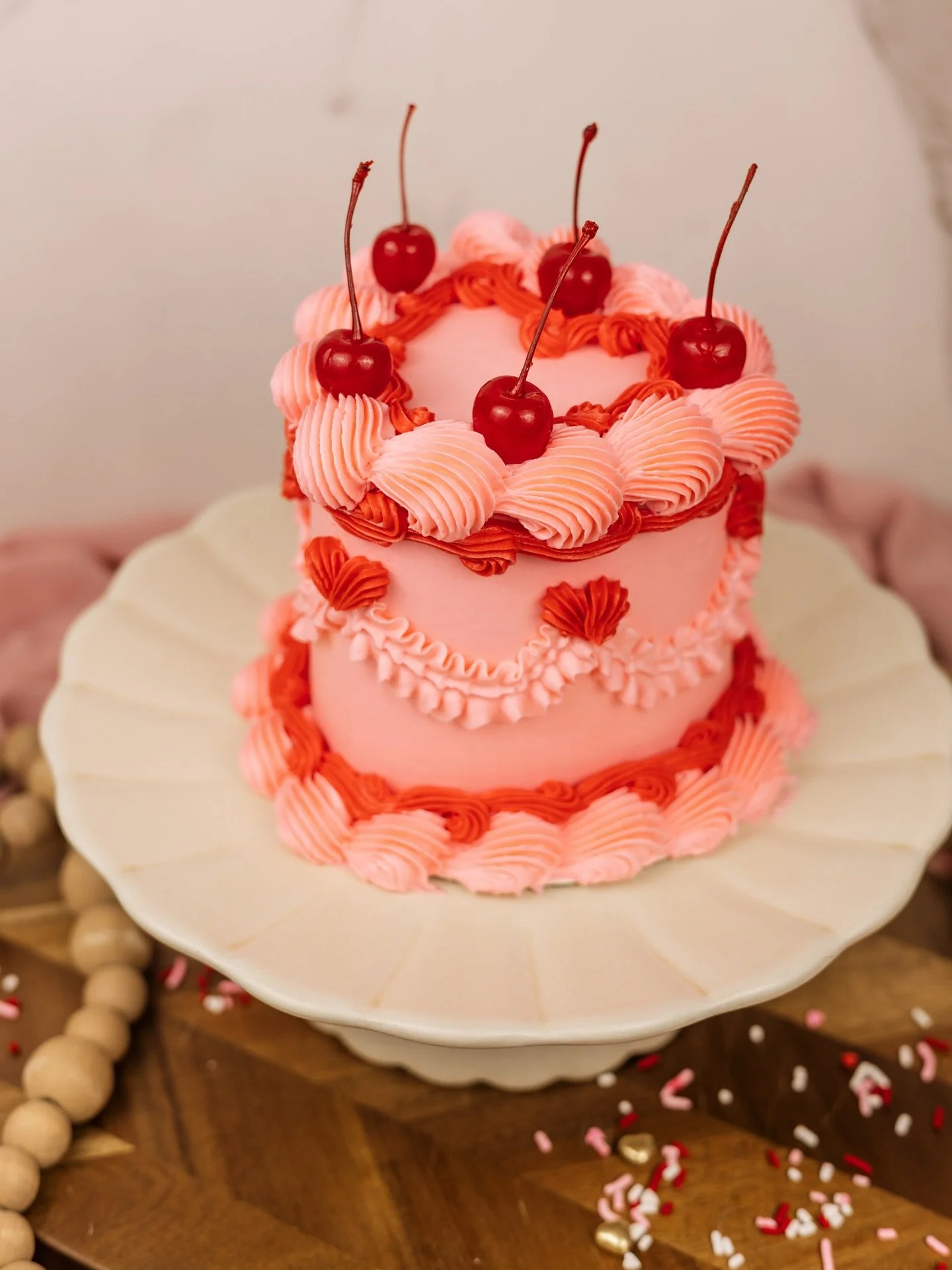 Grab your Galentine&rsquo;s and learn how to decorate this vintage Valentine&rsquo;s Day cake!&hearts;️ Tickets for the first ever VFB cake decorating class are available now on our website! 

Dress up, enjoy charcuterie and vfb treats, take photos, 