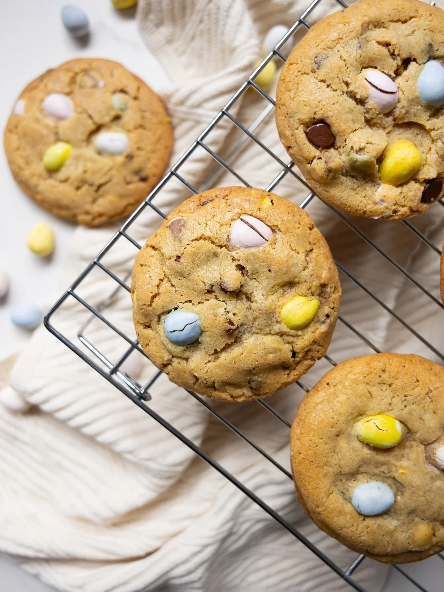 Happy Easter from Violet Flour Bakes 🌸🐰

These brown butter mini egg chocolate chip cookies were my favorite offering this year just based on the smell alone 🤤 

#minieggcookies #brownbuttercookies #happyeaster #eastercookies #easterdessert