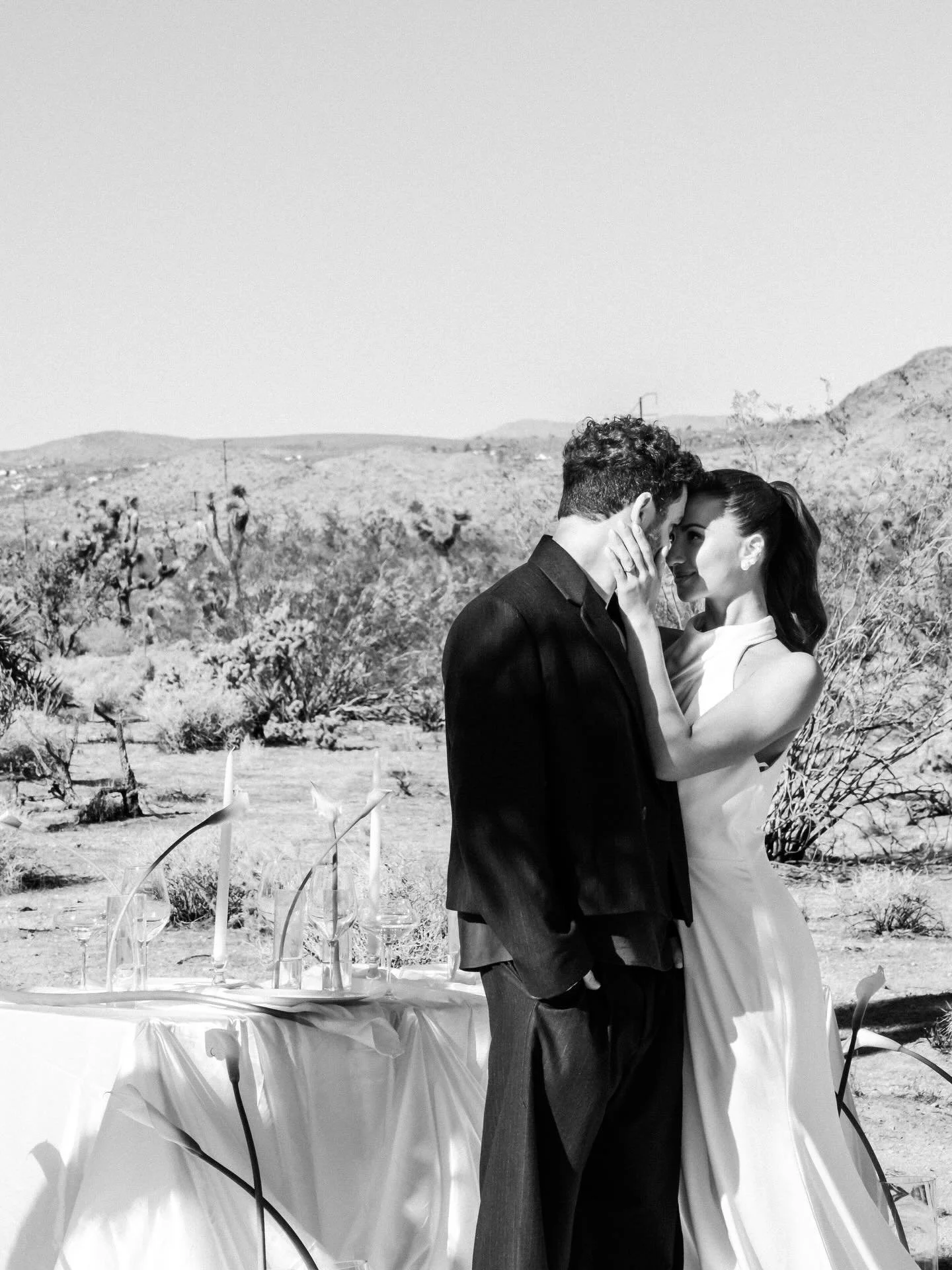 I stay in the background so you can focus on each other.

Captured on Fujifilm.

Wedding photos at Joshua Tree National Park - sdbphotos | Southern California Wedding Photographer

#weddingphotography #socalweddingphotographer
#fujifilm #fujifilmxt5