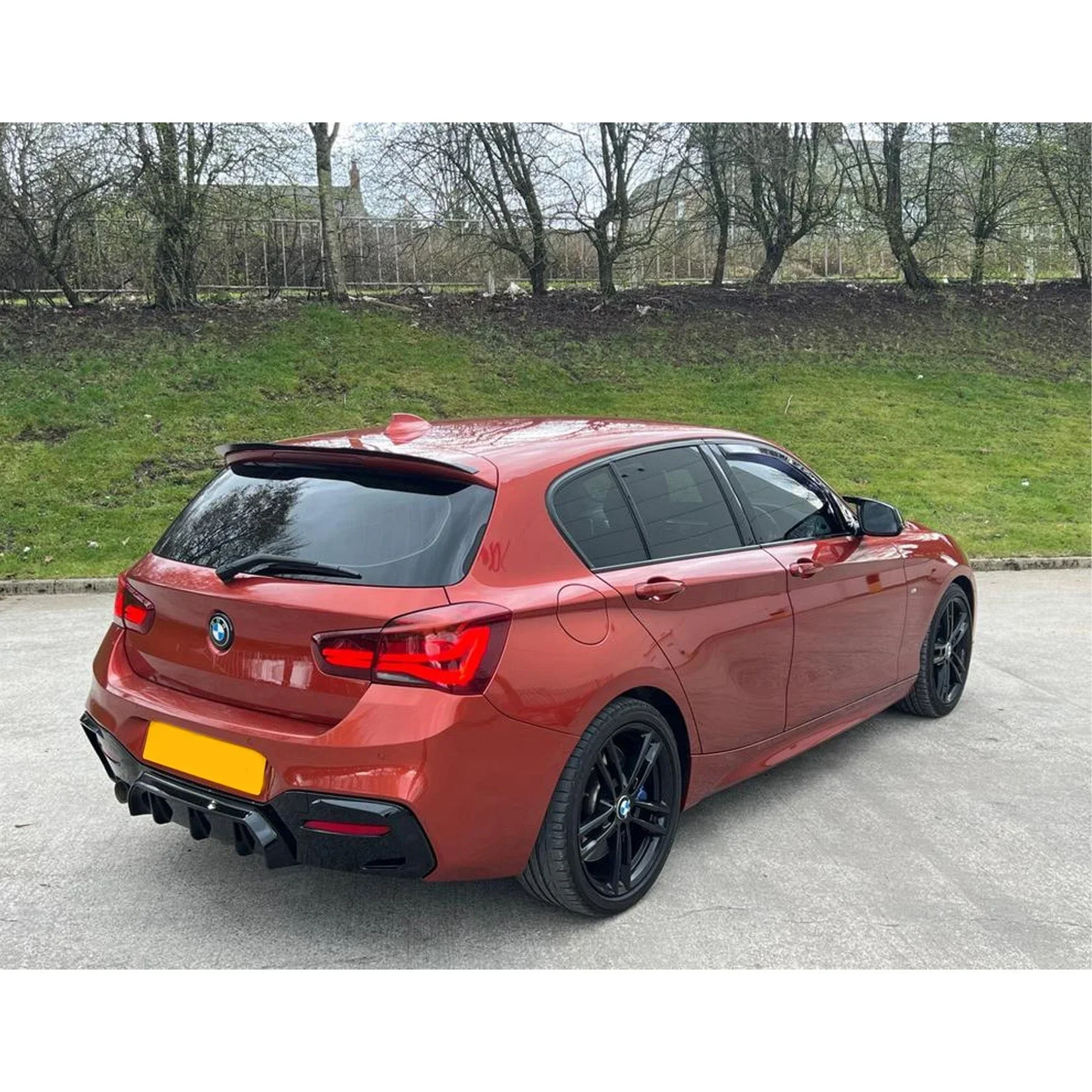 bmw-1-series-f20-rear-diffuser-gloss-black-2.webp