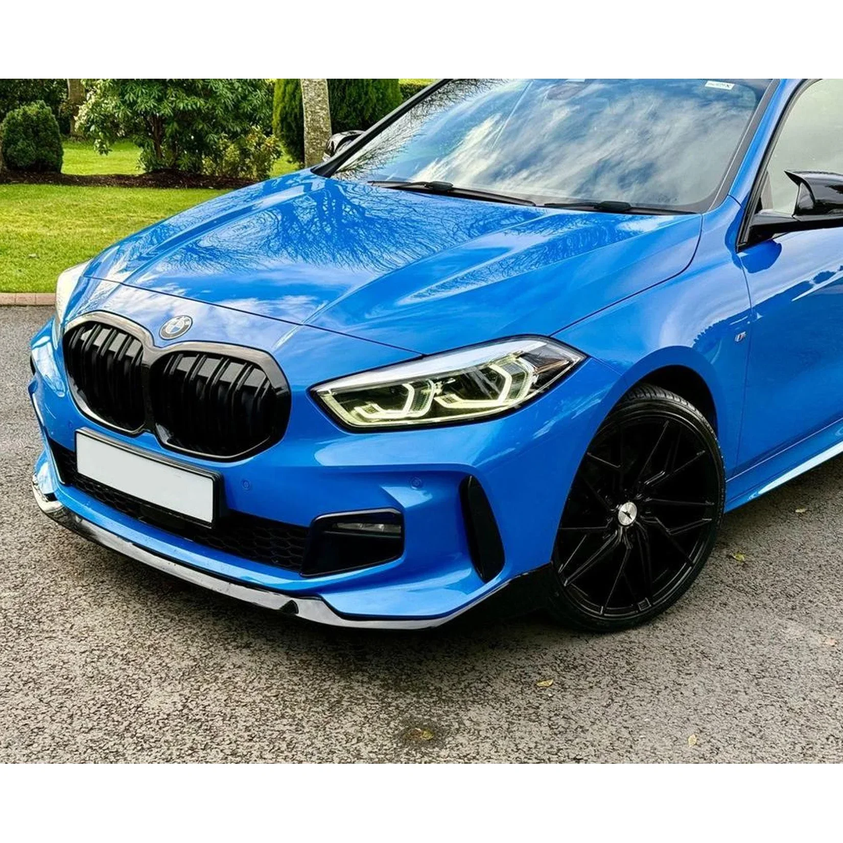 bmw-1-series-f40-front-grille-double-slat-gloss-black-1.webp